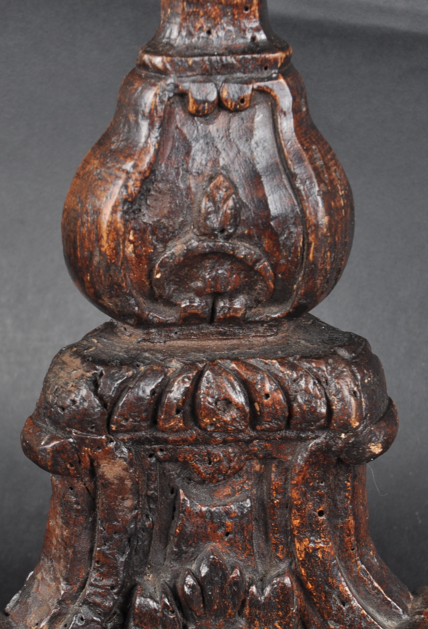 EARLY 18TH CENTURY OAK CARVED CHURCH ALTAR CANDLE HOLDER - Image 4 of 6