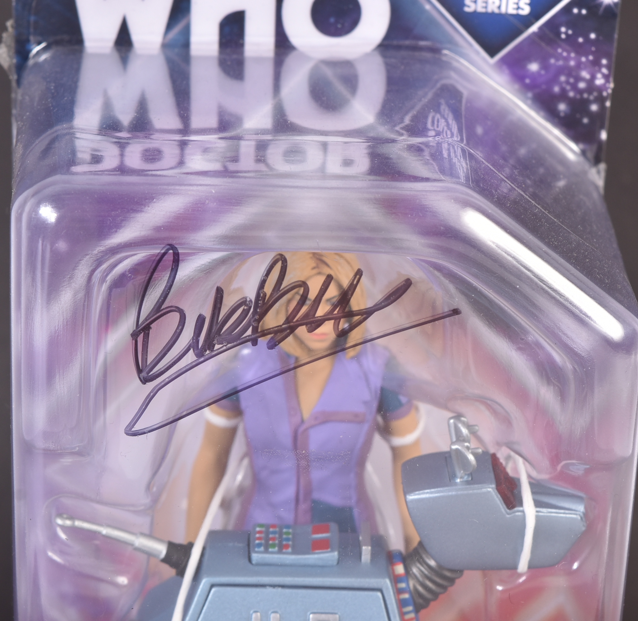 DOCTOR WHO - BOB BAKER & JOHN LEESON - AUTOGRAPHED ACTION FIGURE - Image 2 of 4