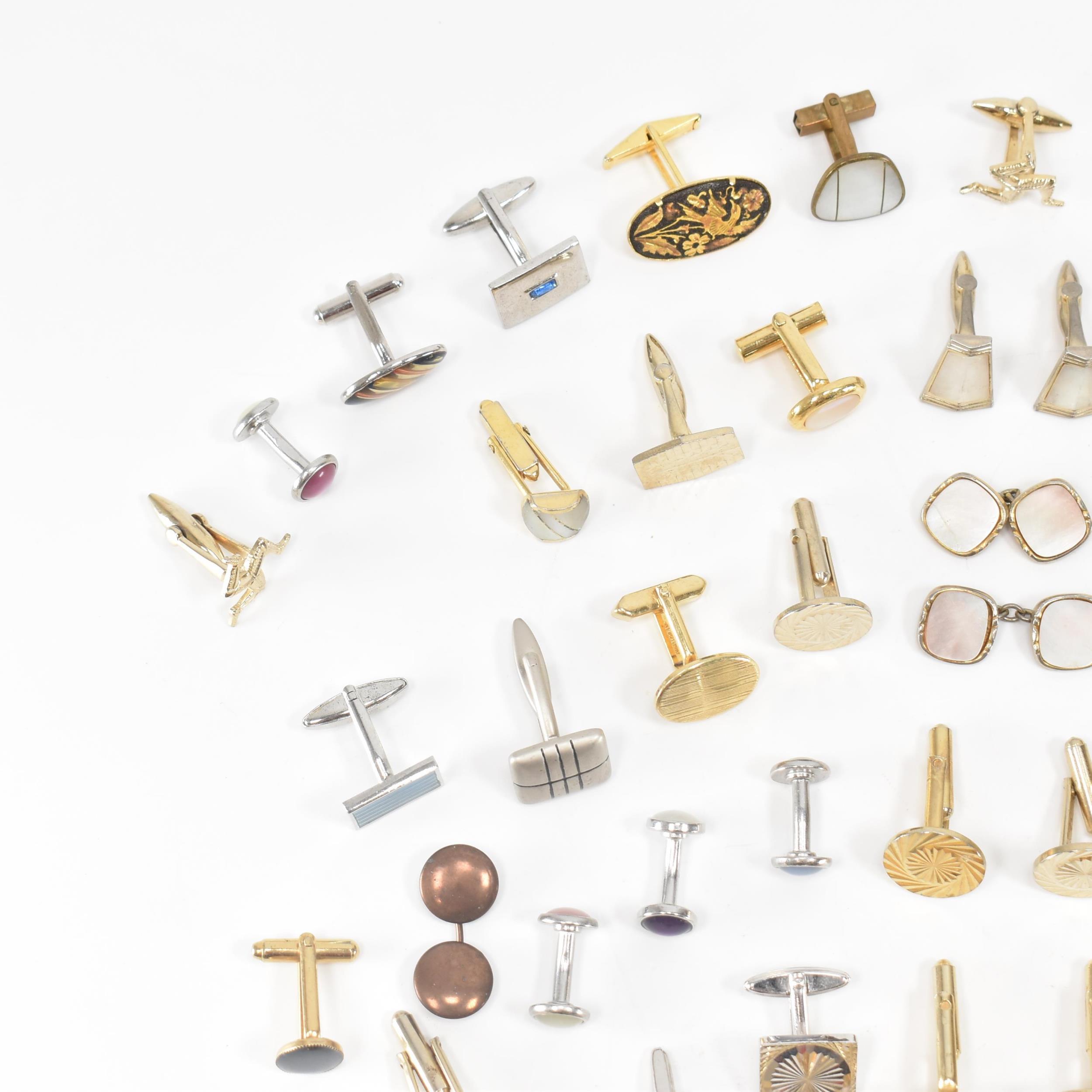 COLLECTION OF ASSORTED COSTUME JEWELLERY CUFFLINKS - Image 5 of 6