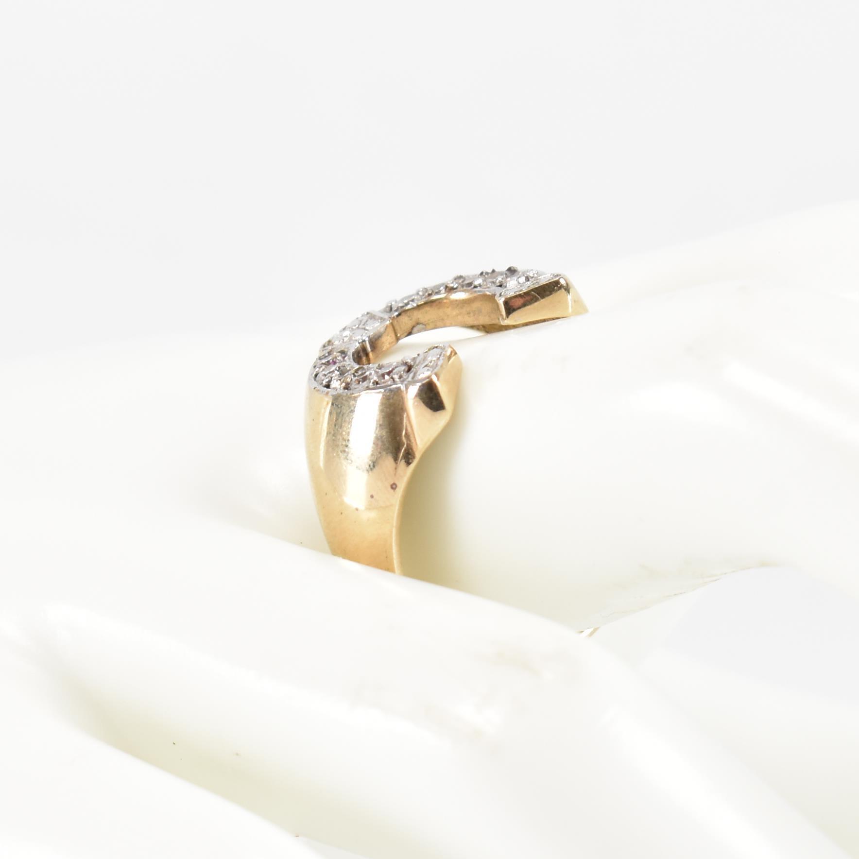 HALLMARKED 9CT GOLD & CZ HORSESHOE RING - Image 9 of 9