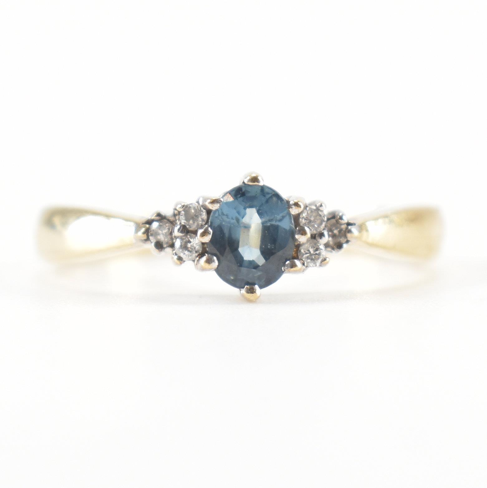 VINTAGE GOLD BLUE STONE & DIAMOND RING