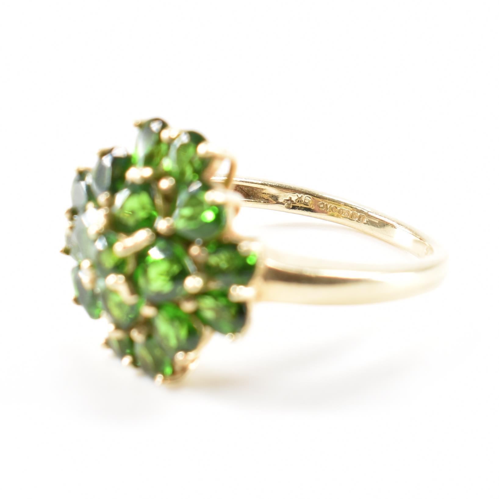 HALLMARKED 9CT GOLD & GREEN STONE CLUSTER RING - Image 9 of 11