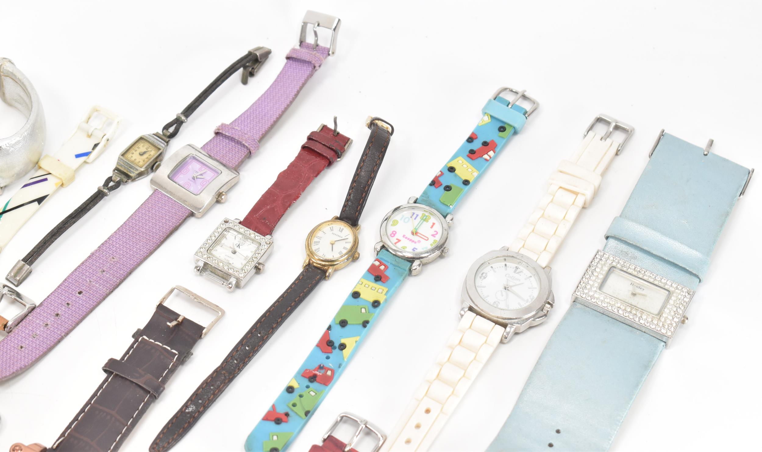 COLLECTION OF ASSORTED COSTUME JEWELLERY WRISTWATCHES - Image 6 of 10