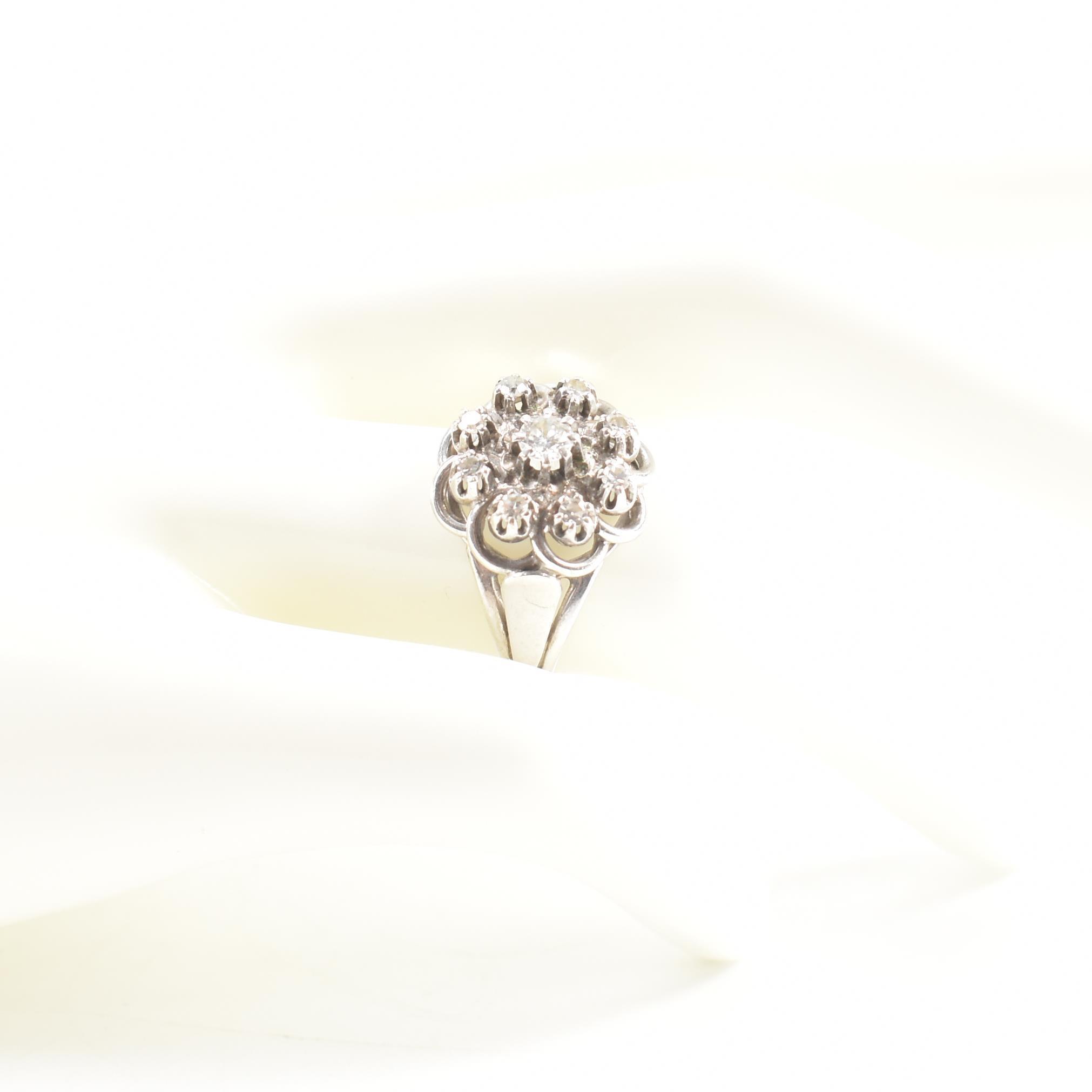 VINTAGE FRENCH 18CT WHITE GOLD & DIAMOND CLUSTER RING - Image 9 of 9