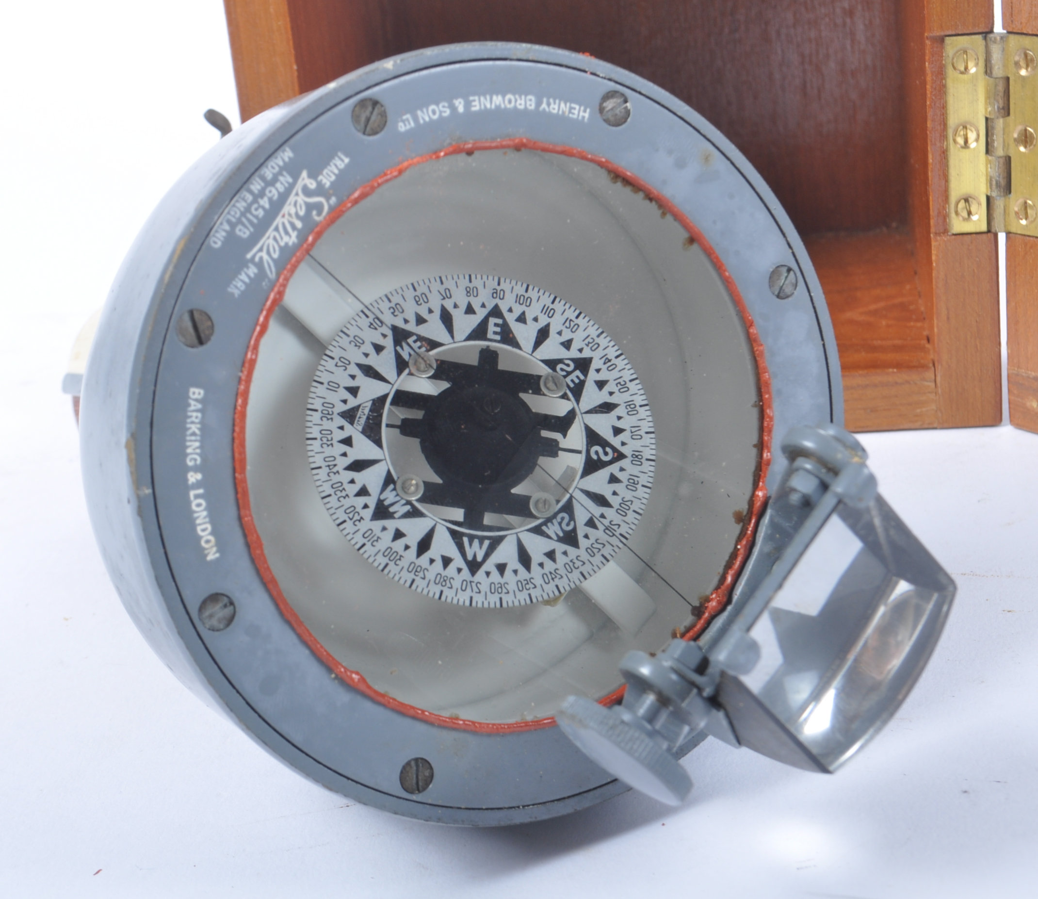 WWII SECOND WORLD WAR HANDHELD BEARING COMPASS IN CASE - Image 3 of 7