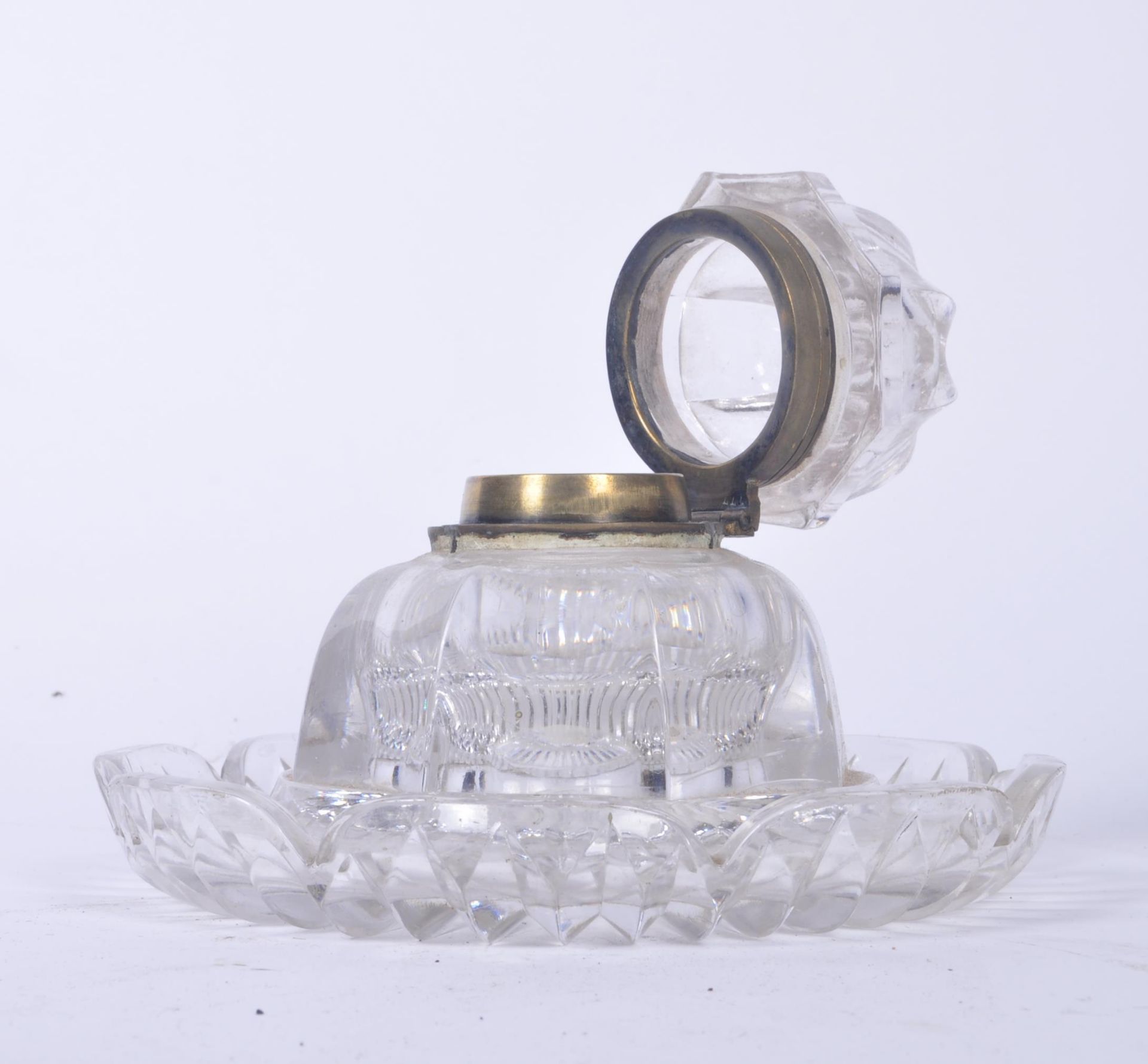 LARGE 19TH CENTURY CUT GLASS INKWELL - Image 2 of 4