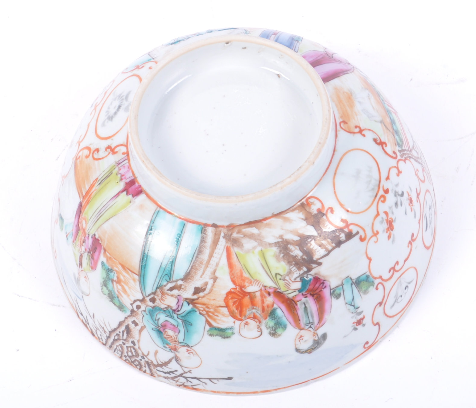 18TH CENTURY CHINESE EXPORT PORCELAIN BOWL - Image 3 of 5