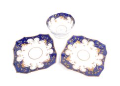 WORCESTER MANNER 19TH CENTURY FRUIT BOWL & CABINET PLATES