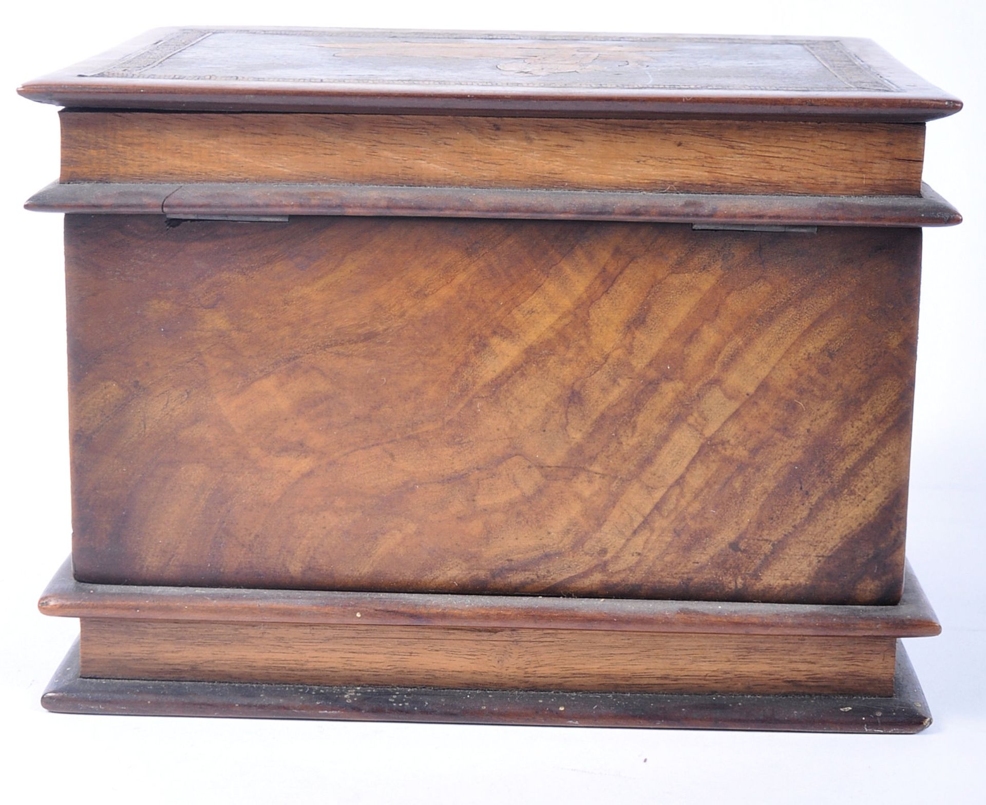 20TH CENTURY ITALIAN OLIVEWOOD INLAID PUZZLE BOX CASKET - Image 4 of 5