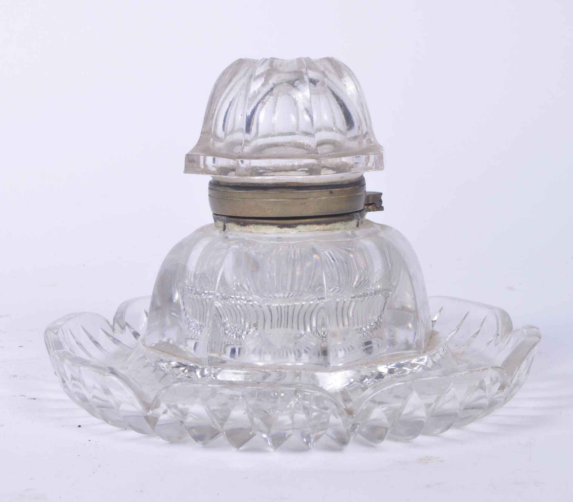 LARGE 19TH CENTURY CUT GLASS INKWELL - Image 4 of 4