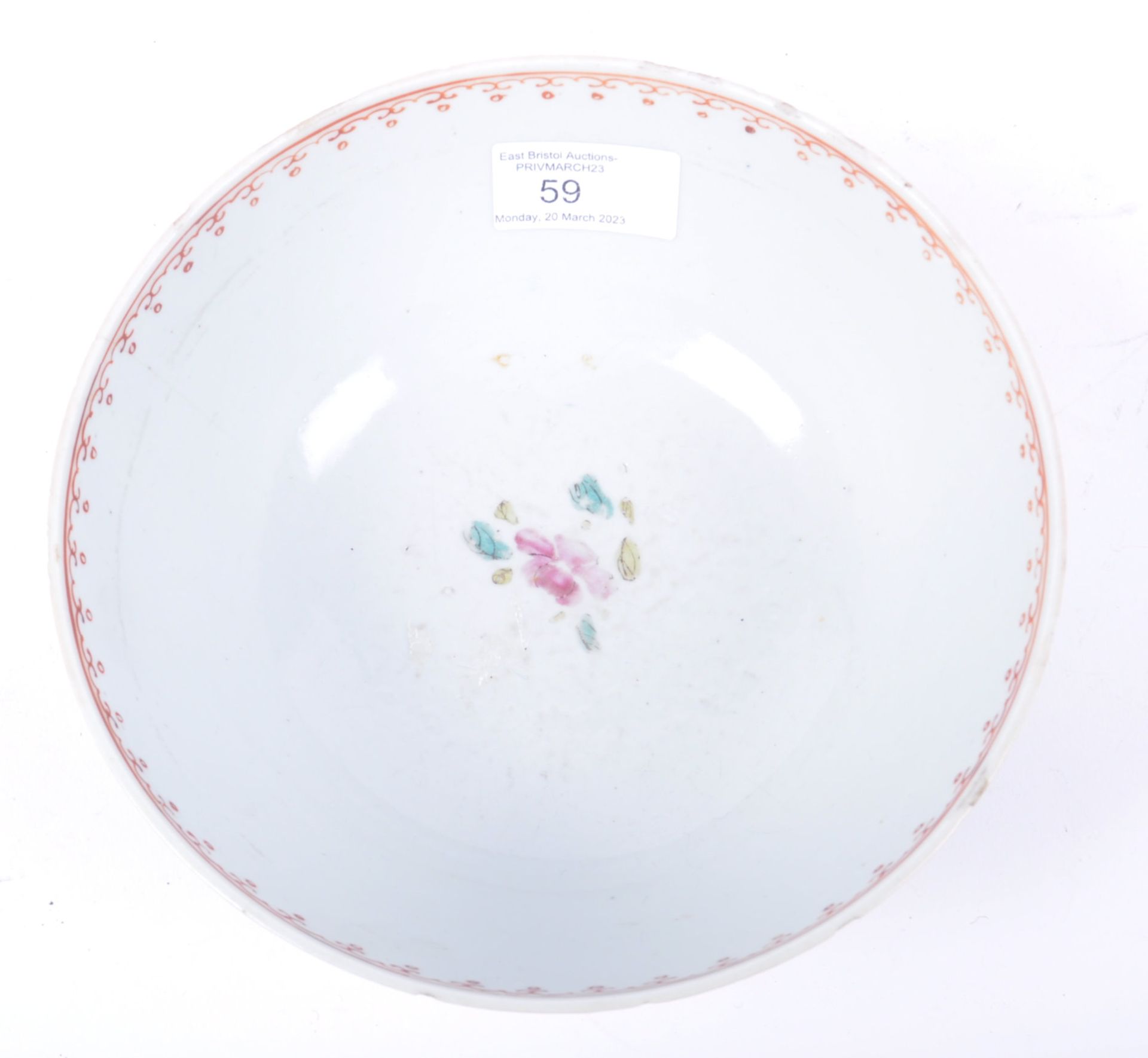 18TH CENTURY CHINESE EXPORT PORCELAIN BOWL - Image 4 of 5