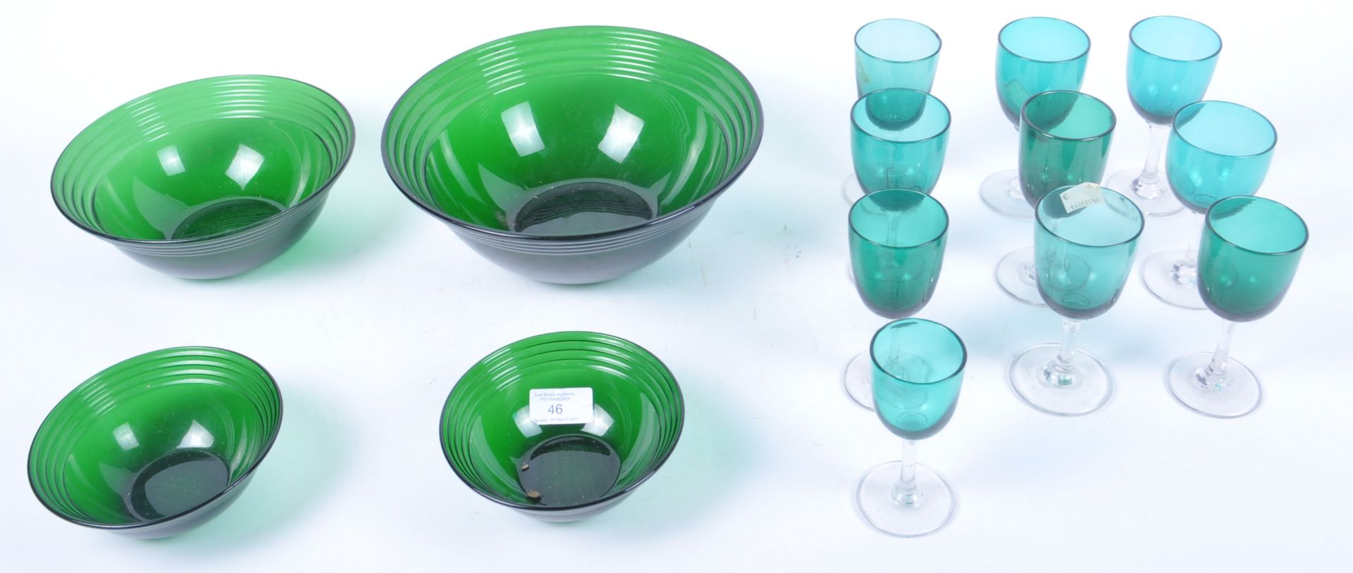 SERIES OF 3 EARLY 20TH CENTURY GREEN GLASS GRADUATING BOWLS - Image 2 of 4