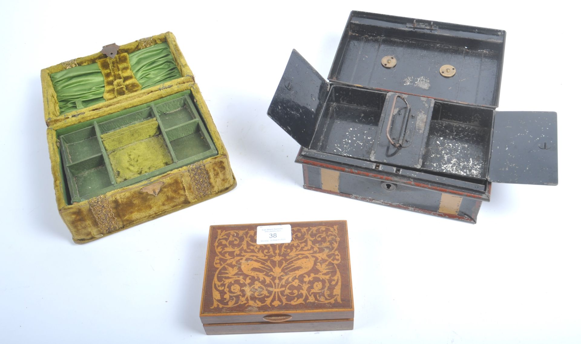 EARLY 20TH CENTURY VELVET DOME TOP JEWELLERY CASKET BOX & OTHER - Image 3 of 5