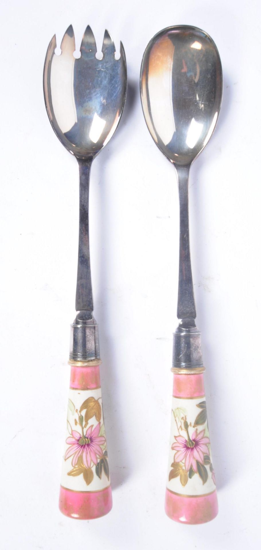 PAIR AMERICAN PLATED SERVING SPOONS - HANDPAINTED HANDLES - Image 4 of 5