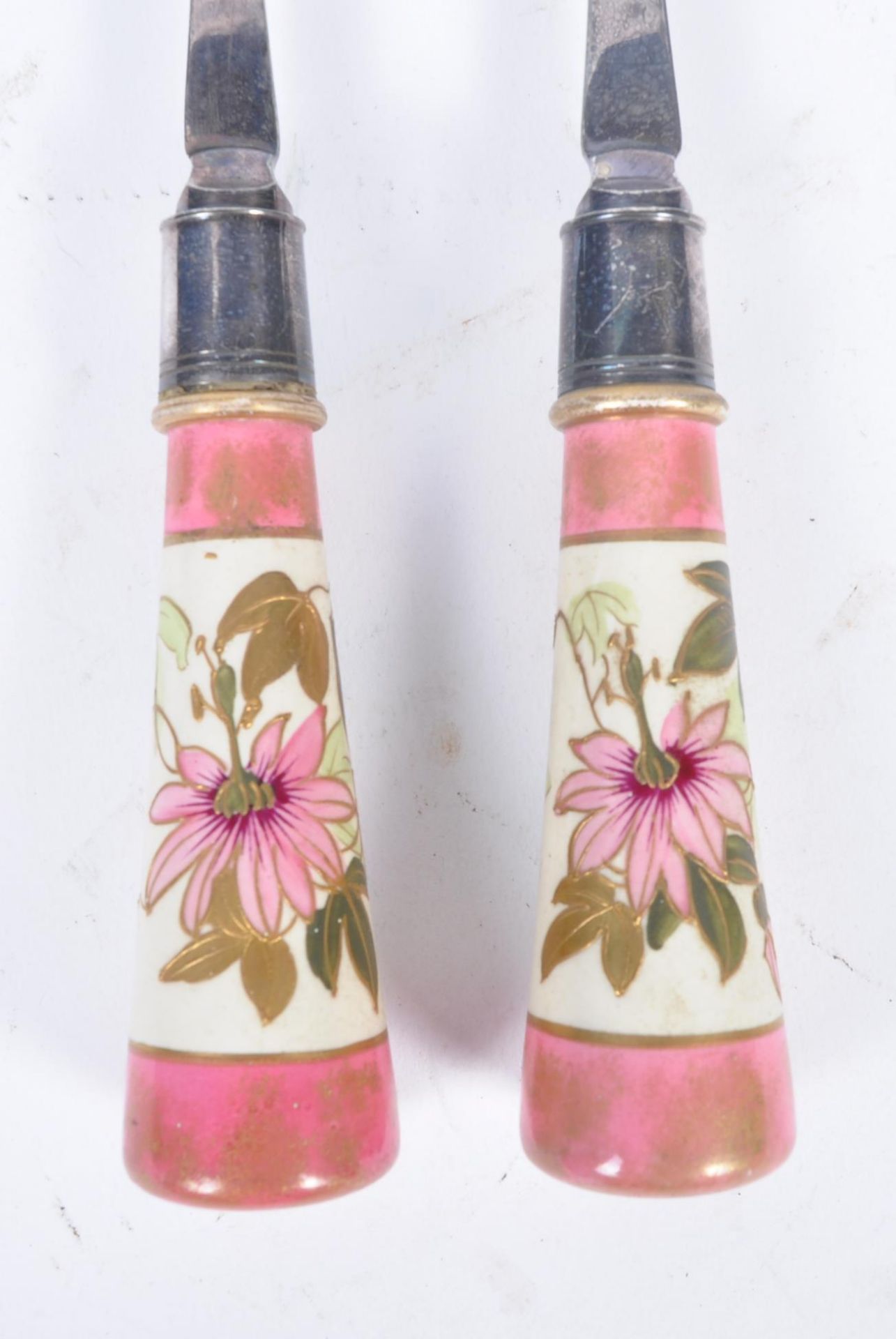 PAIR AMERICAN PLATED SERVING SPOONS - HANDPAINTED HANDLES - Image 2 of 5