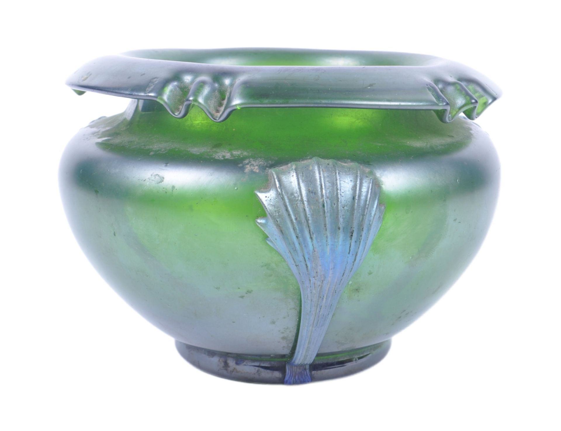 GREEN LUSTRE 20TH CENTURY CONTINENTAL LOETZ MANNER VASE - Image 2 of 5