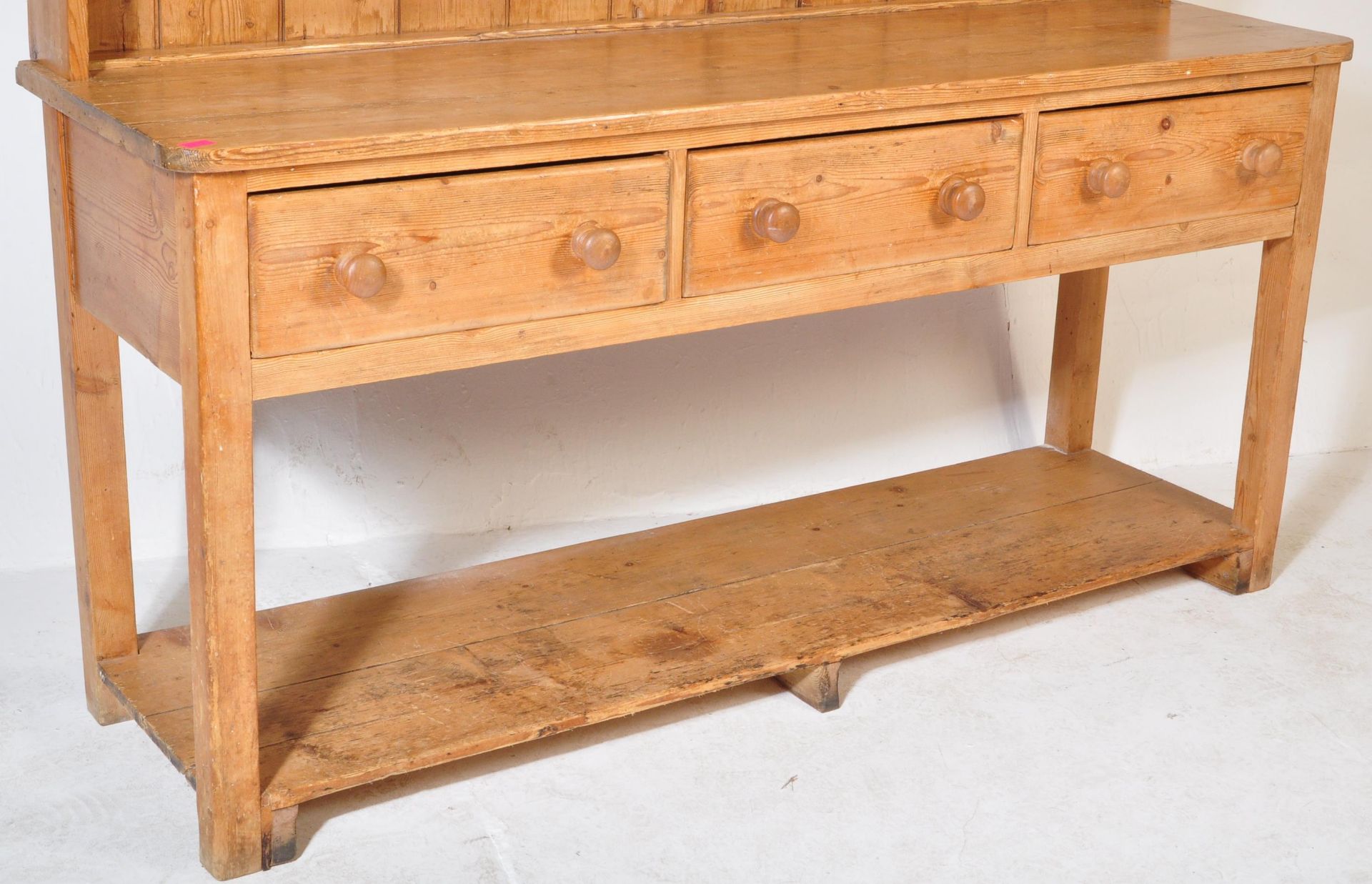 LARGE 19TH CENTURY VICTORIAN PINE WELSH COUNTRY DRESSER - Image 2 of 7