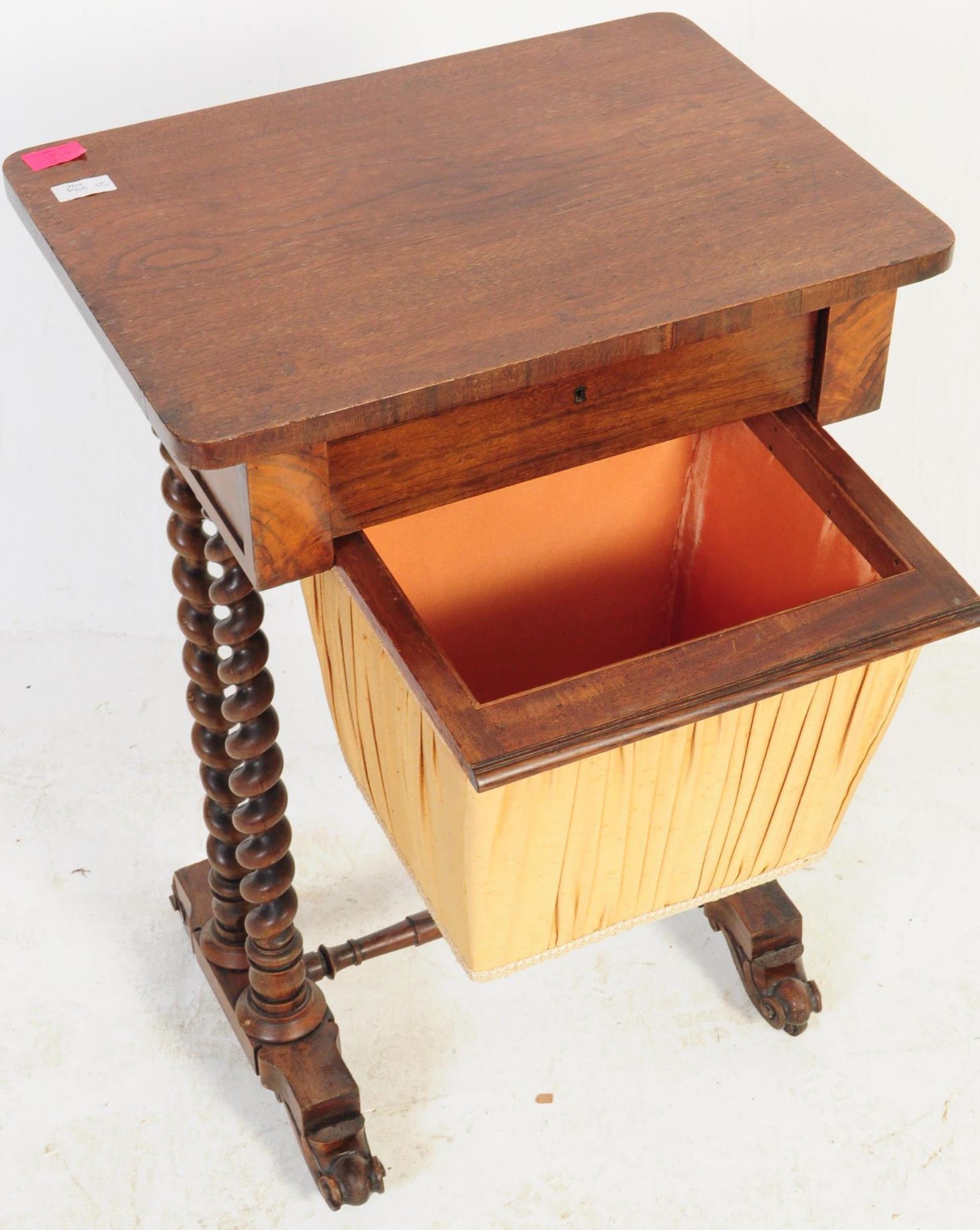 19TH CENTURY VICTORIAN MAHOGANY SEWING TABLE - Image 4 of 5