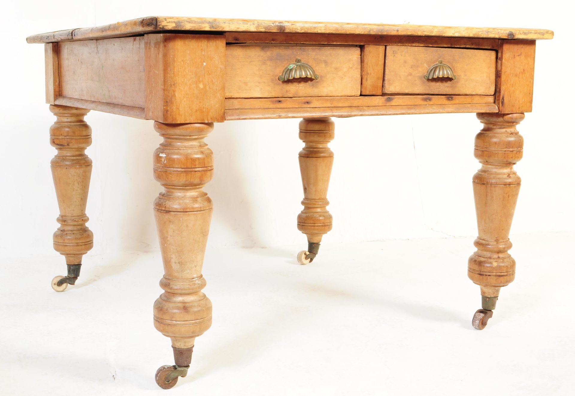 19TH CENTURY PINE FARMHOUSE REFECTORY DINING TABLE