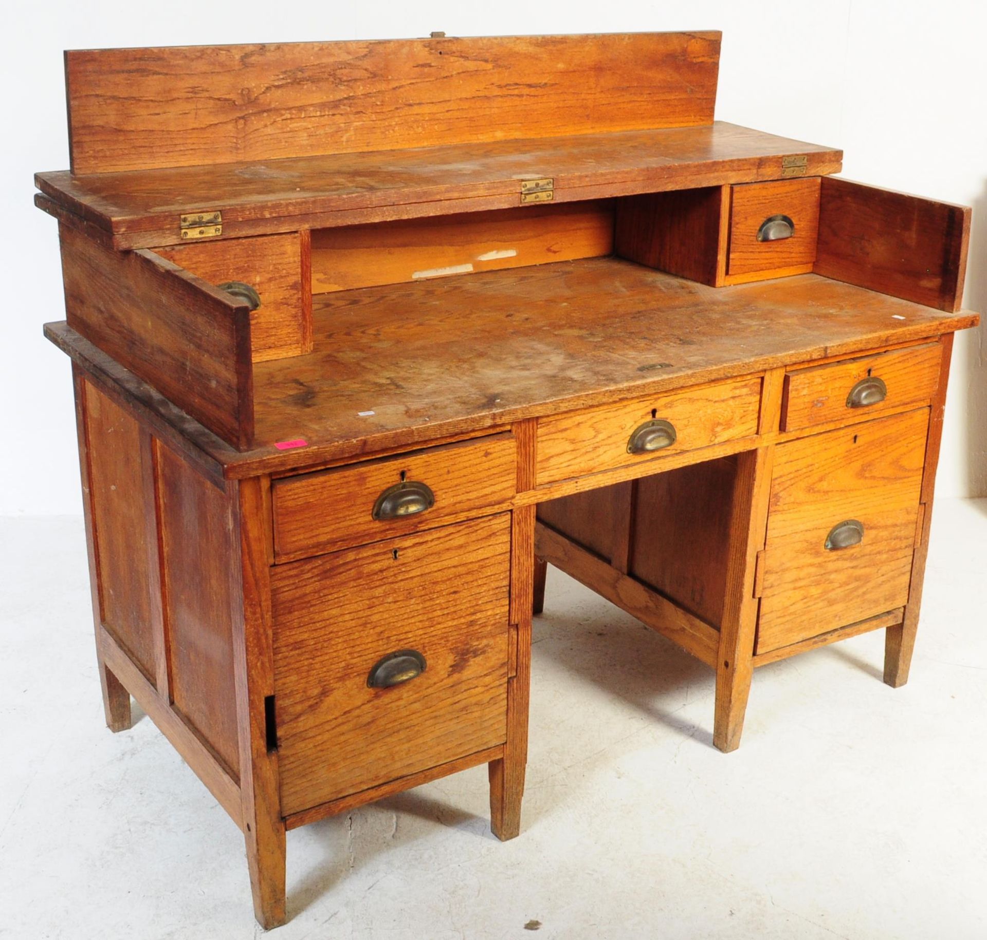 EARLY 20TH CENTURY AIR MINISTRY STYLE INDUSTRIAL DICKENS DESK - Bild 2 aus 5