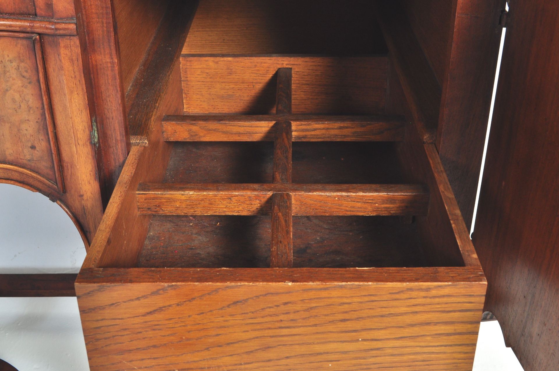 WARING & GILLOWS QUEEN ANNE REVIVAL WALNUT SIDEBOARD - Image 3 of 8