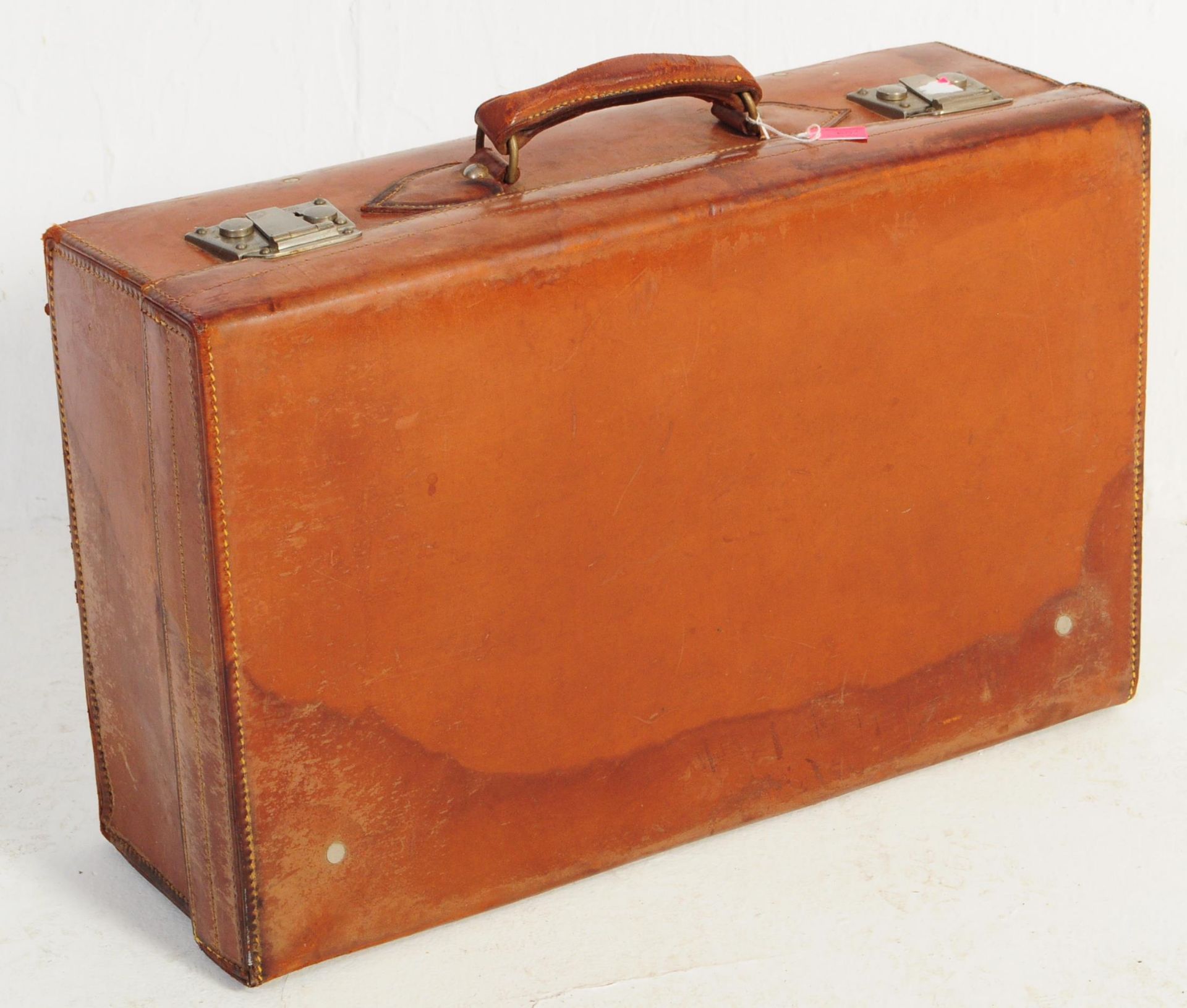 VINTAGE 1950S TAN LEATHER SUITCASE - Bild 2 aus 5