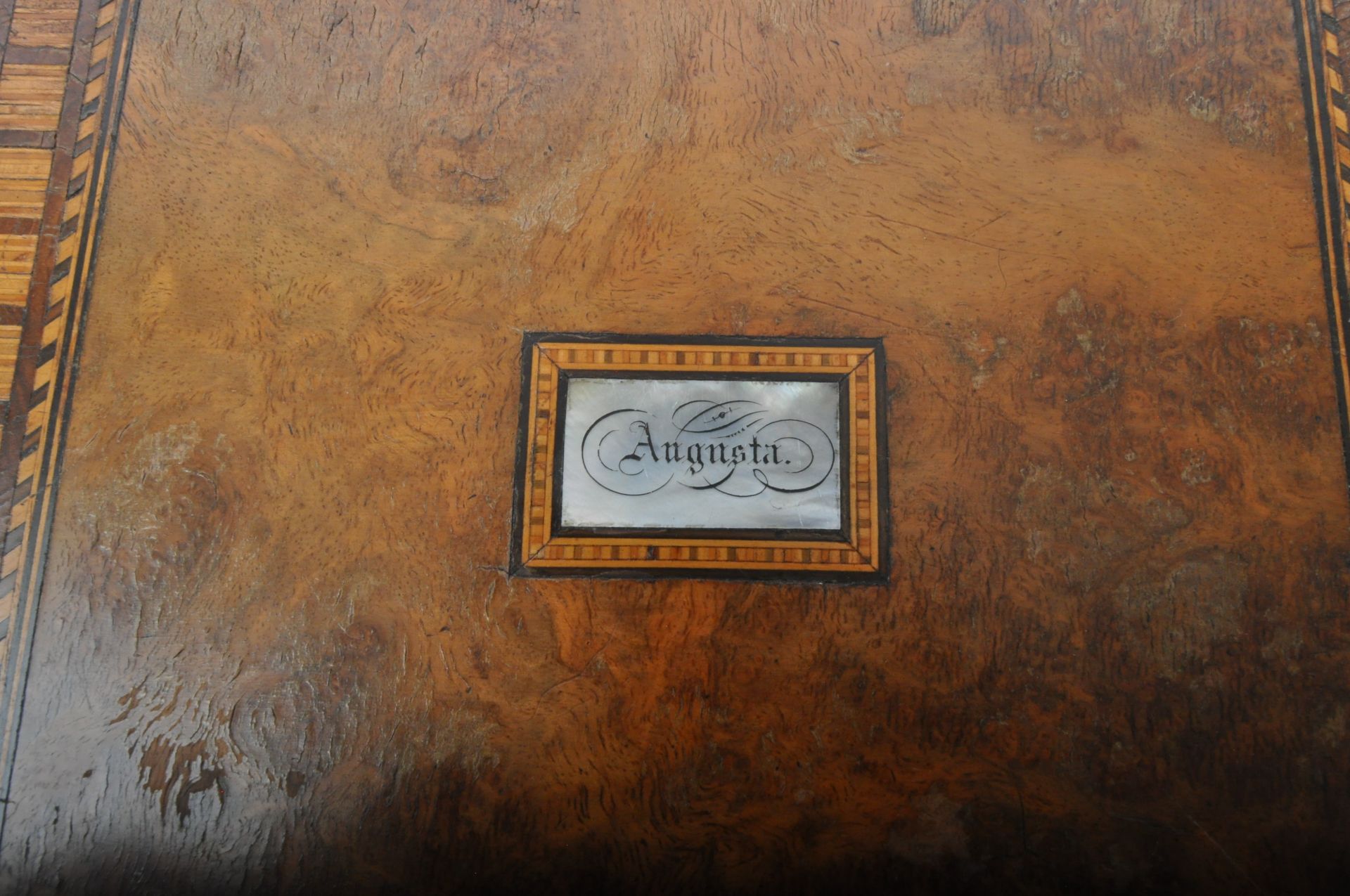 AUGUSTA - WALNUT TUNBRIDGE INLAID LADIES JEWELLERY BOX - Image 7 of 7