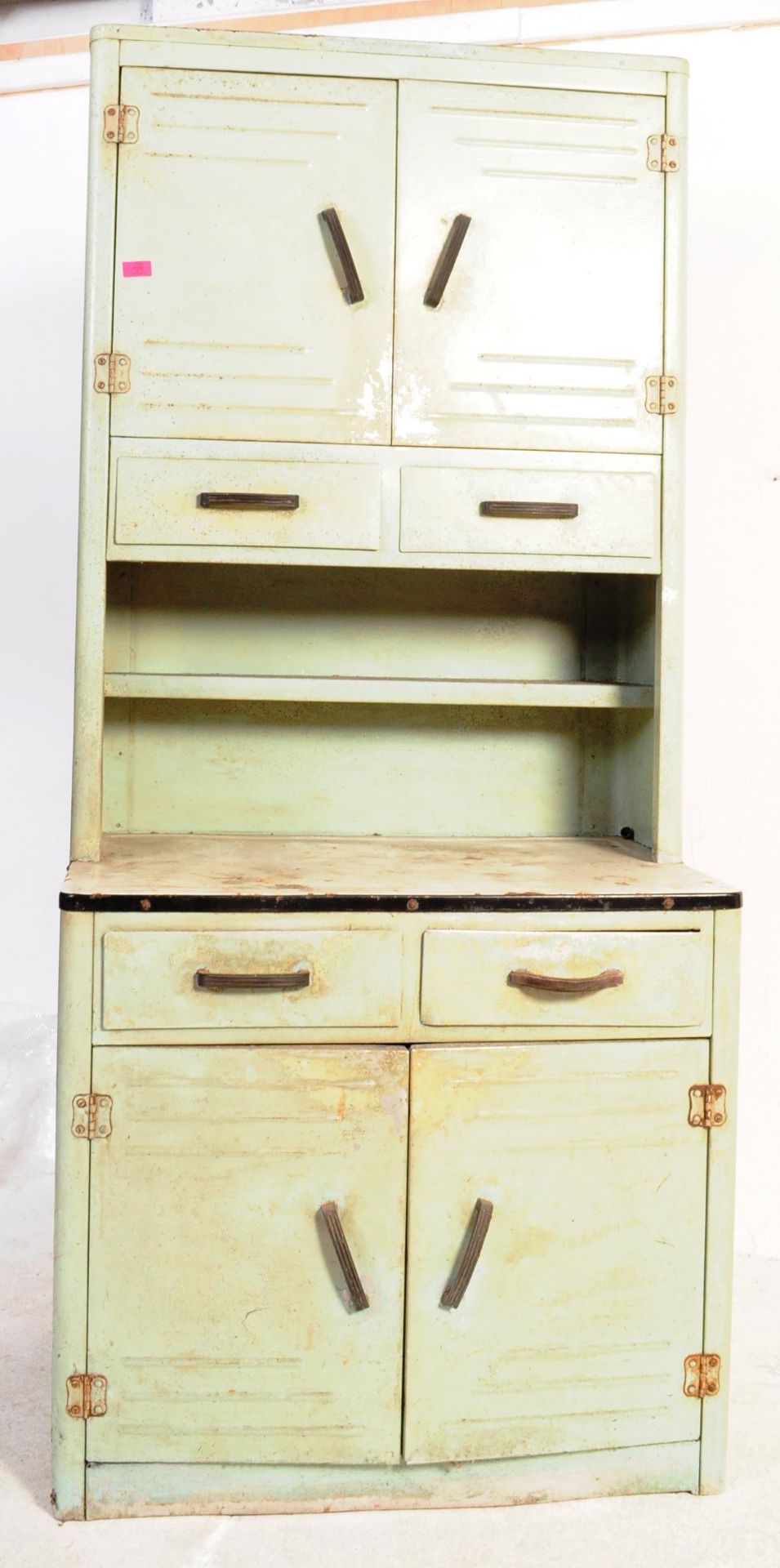 MID 20TH CENTURY CIRCA 1950S METAL PAINTED KITCHEN DRESSER - Bild 2 aus 7