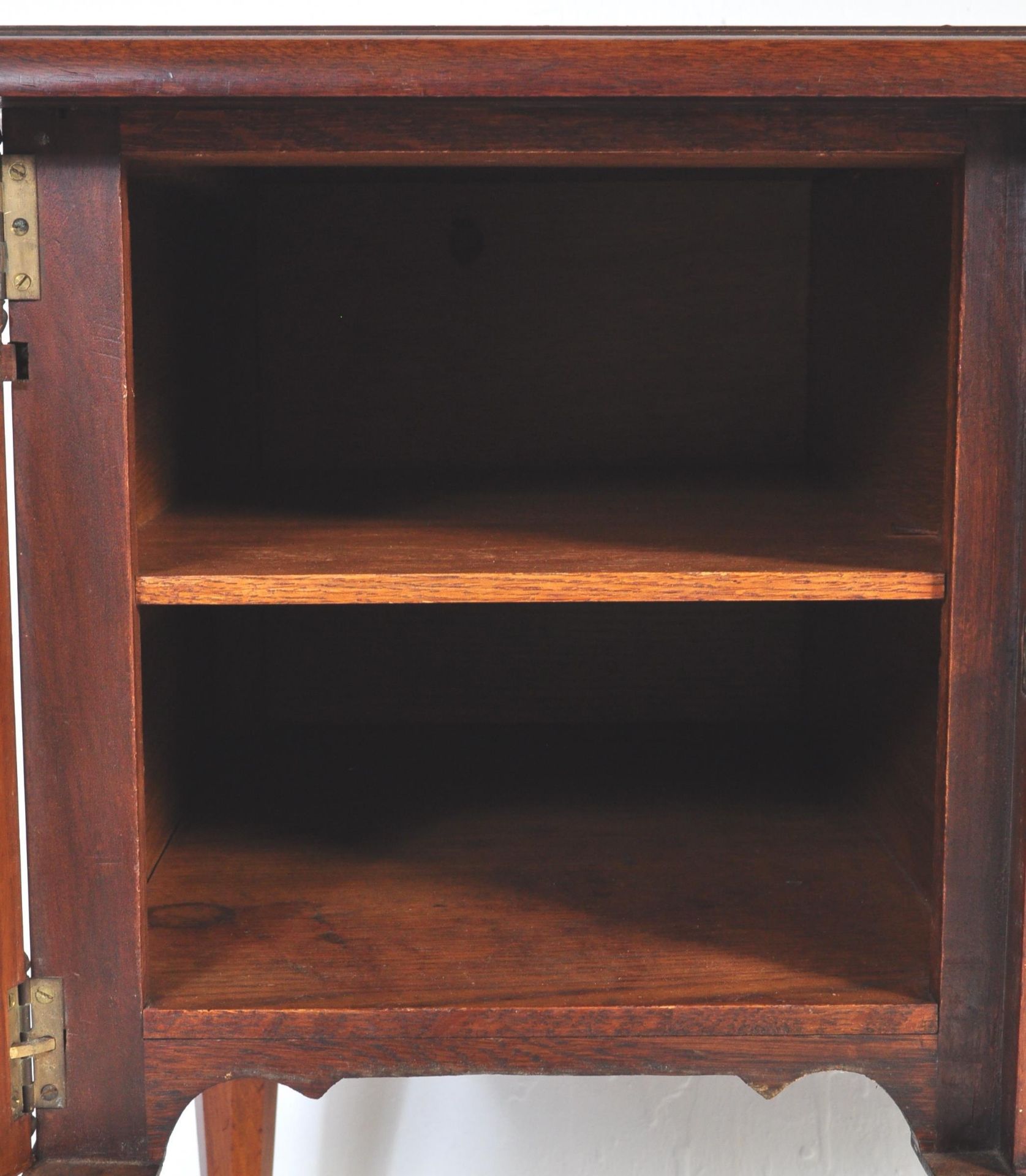 WARING & GILLOWS QUEEN ANNE REVIVAL WALNUT SIDEBOARD - Image 5 of 8