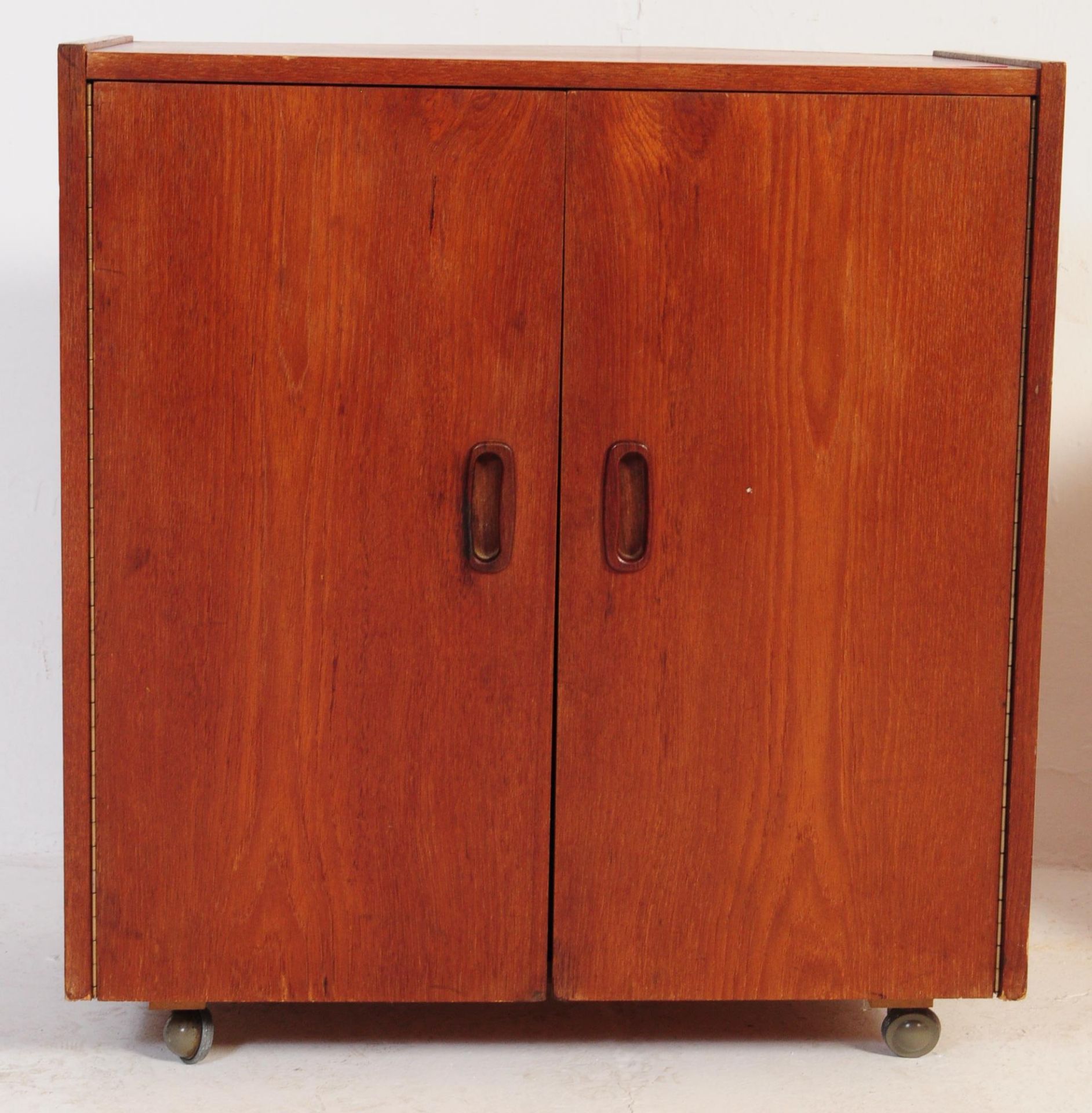 G-PLAN FURNITURE - FRESCO PATTERN MATCHED PAIR TEAK CABINETS - Image 3 of 6