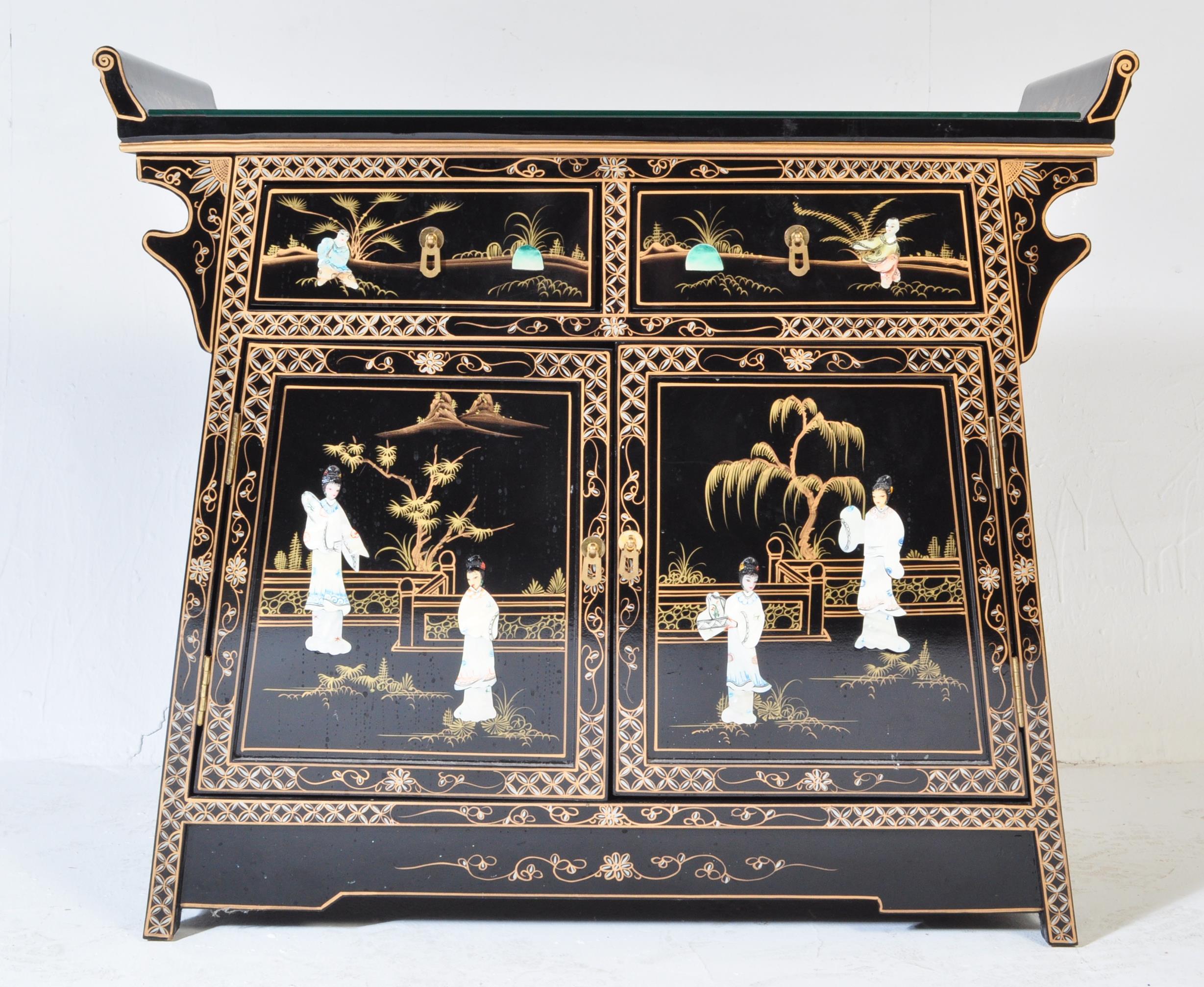 20TH CENTURY CHINESE BLACK LACQUER & CHINOISERIE SIDEBOARD - Image 3 of 6