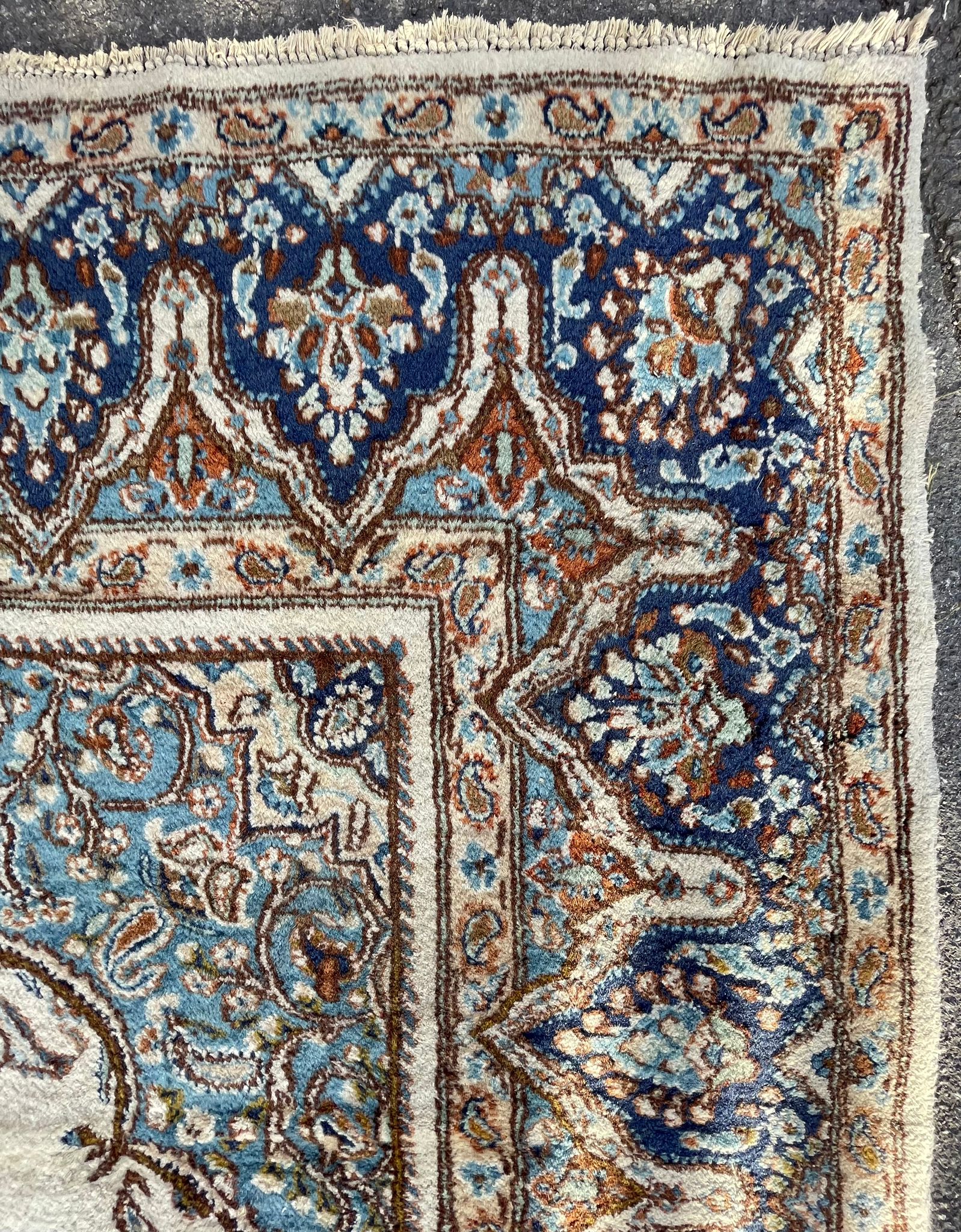 20TH CENTURY KIRMAN PERSIAN ISLAMIC FLOOR RUG - Image 3 of 4