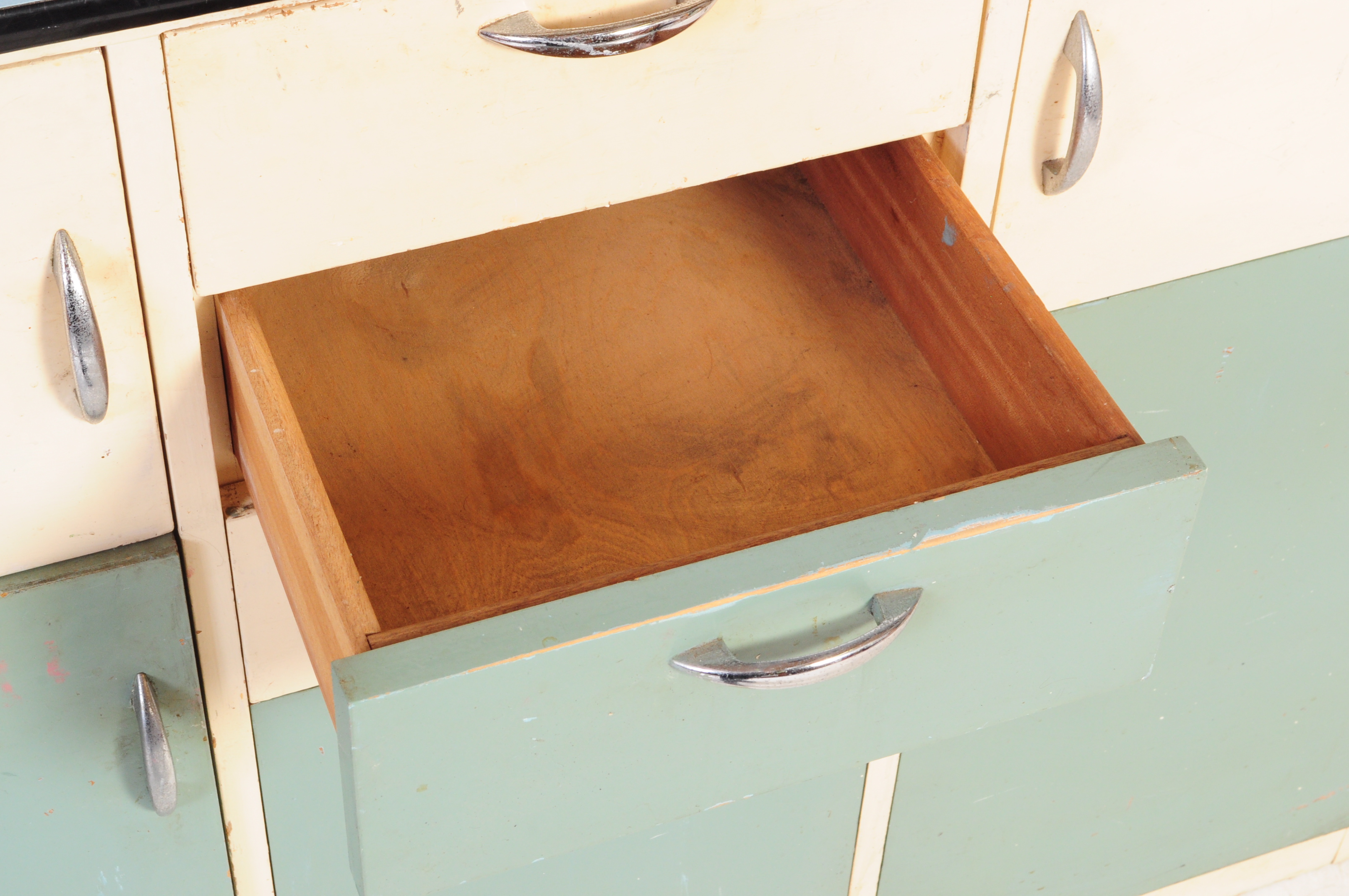 RETRO VINTAGE 1950S LOW KITCHEN UNIT - Image 4 of 6