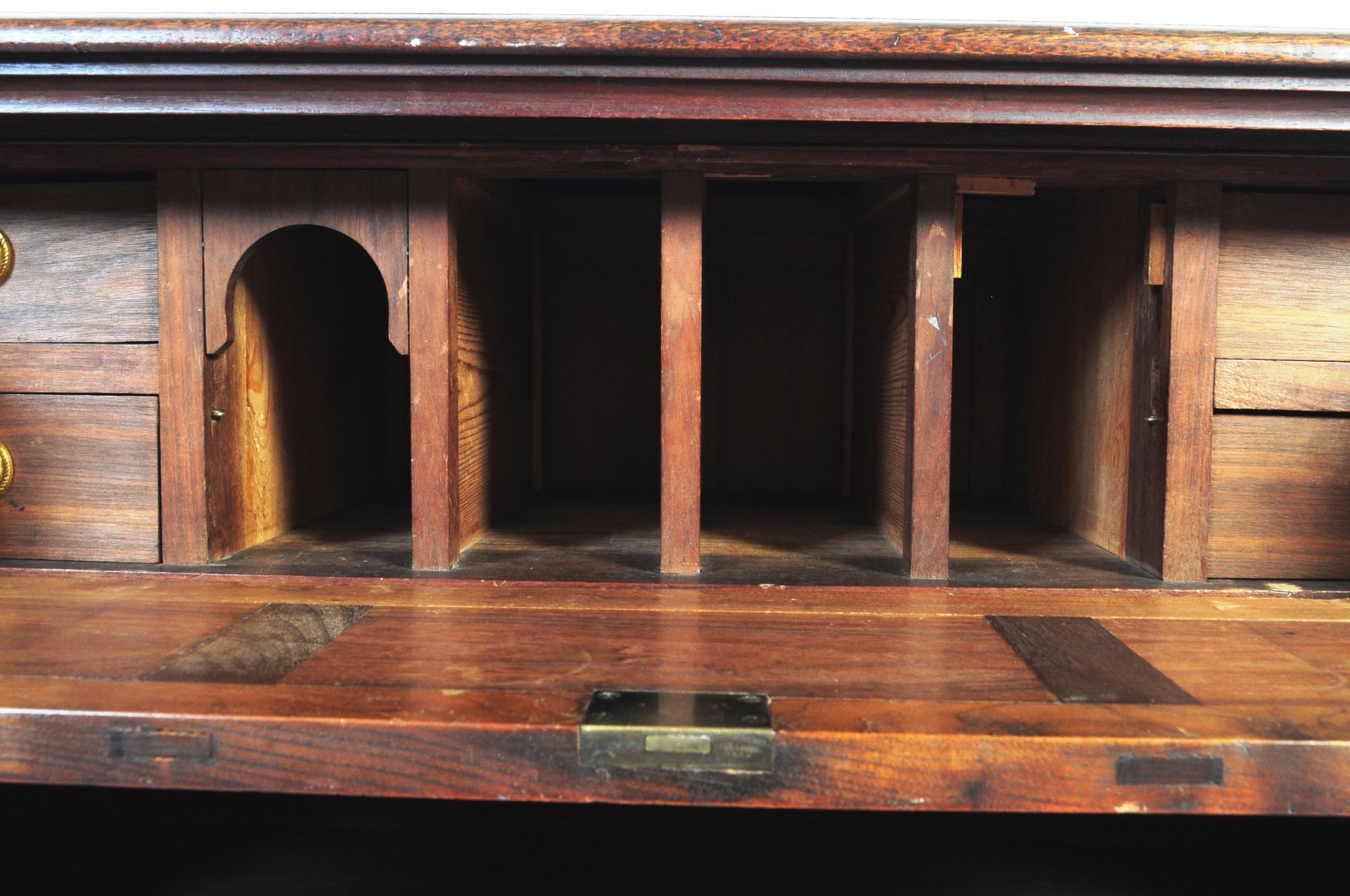 19TH CENTURY CONTINENTAL MAHOGANY BUREAU ABBATANT - Bild 6 aus 7