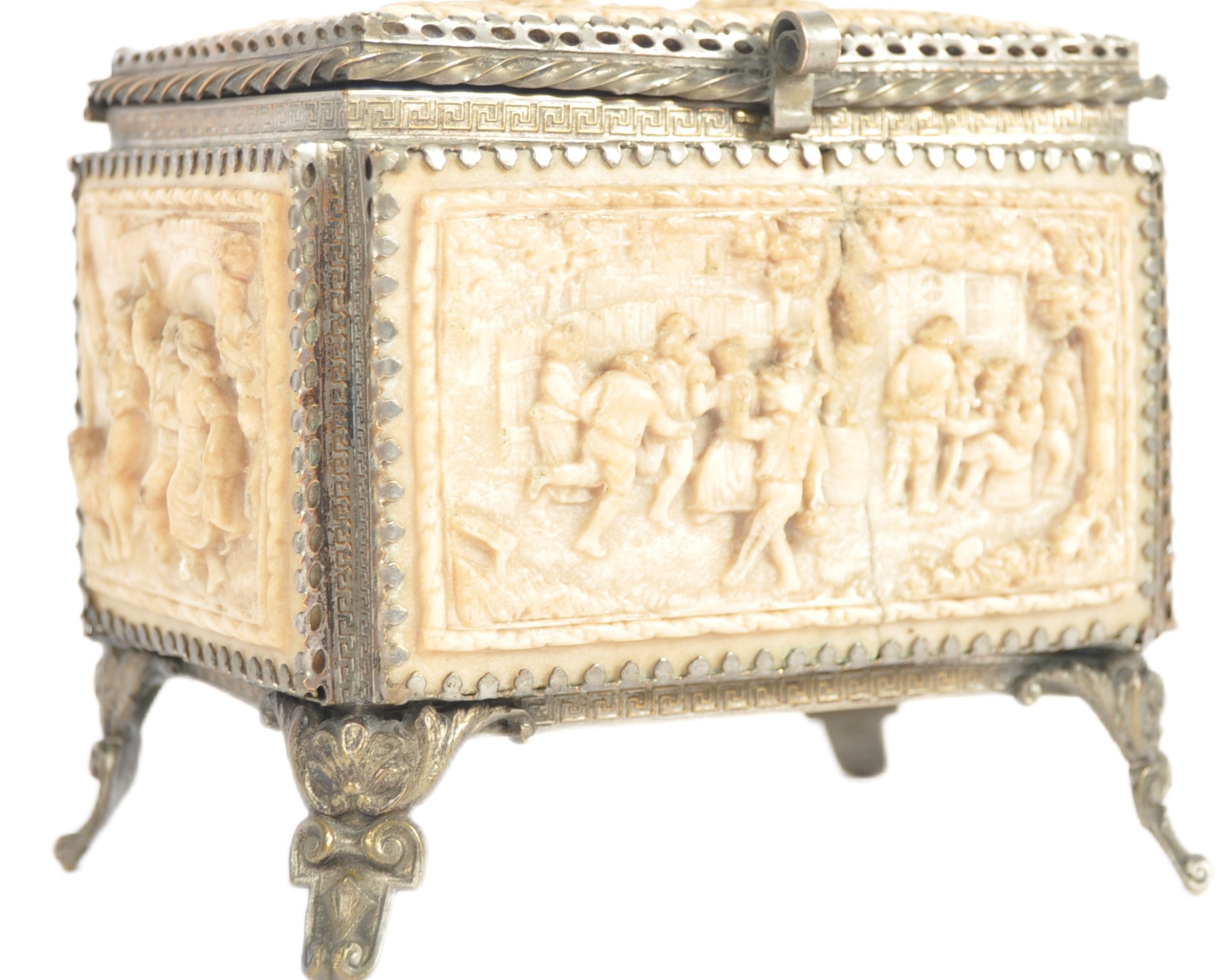 19TH CENTURY CARVED MEERSCHAUM CASKET BOX