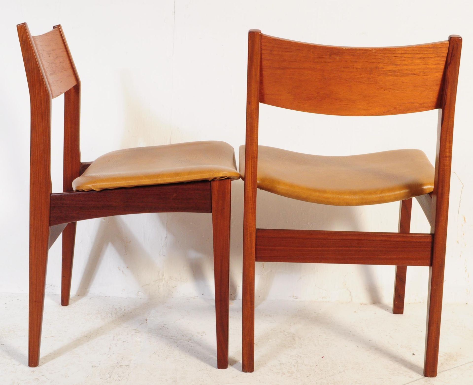 BRITISH MODERN DESIGN - SET OF 4 MID CENTURY DINING CHAIRS - Image 3 of 4