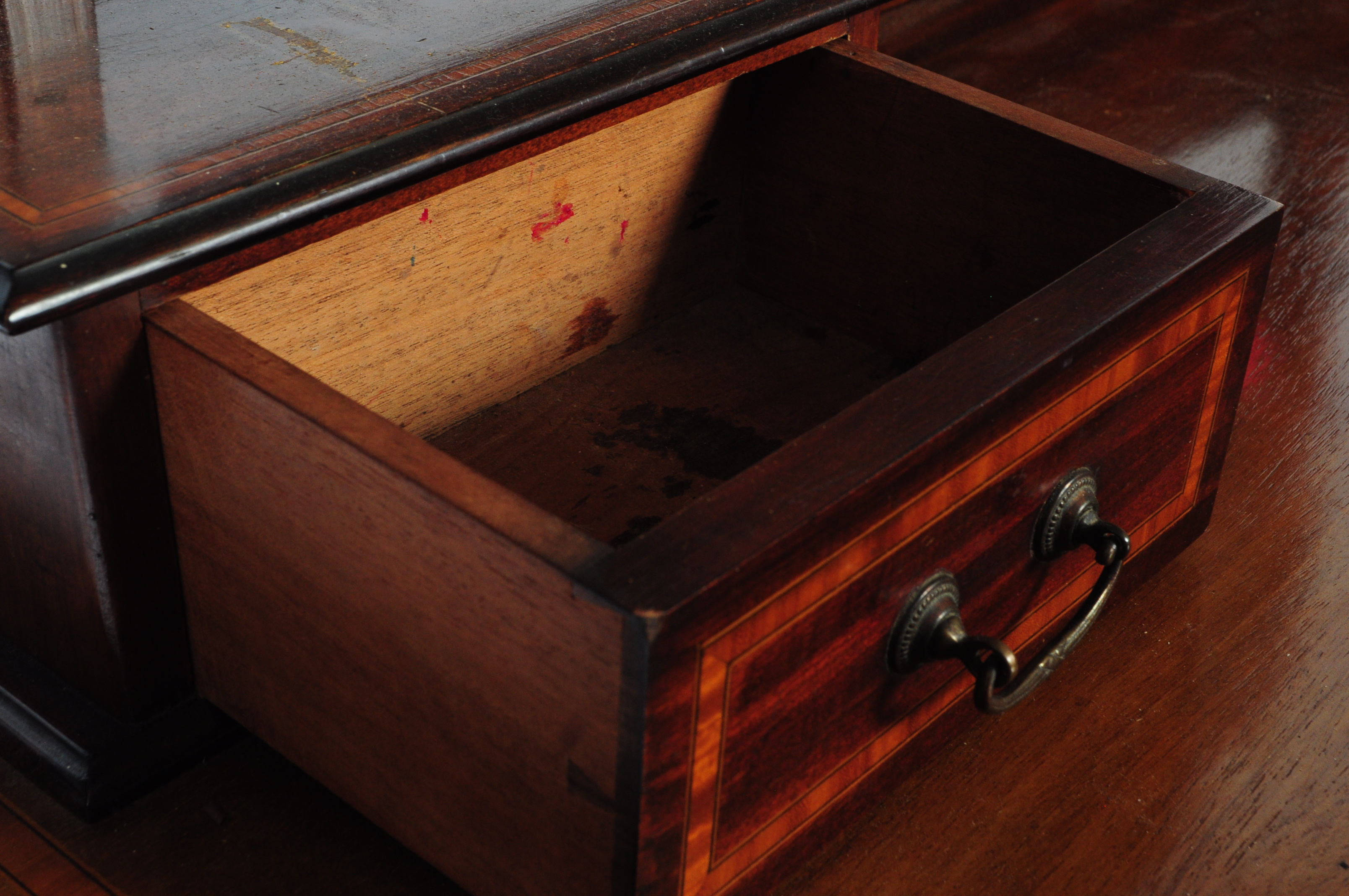 EDWARDIAN MAHOGANY & MARQUETRY DRESSING TABLE CHEST - Image 3 of 6