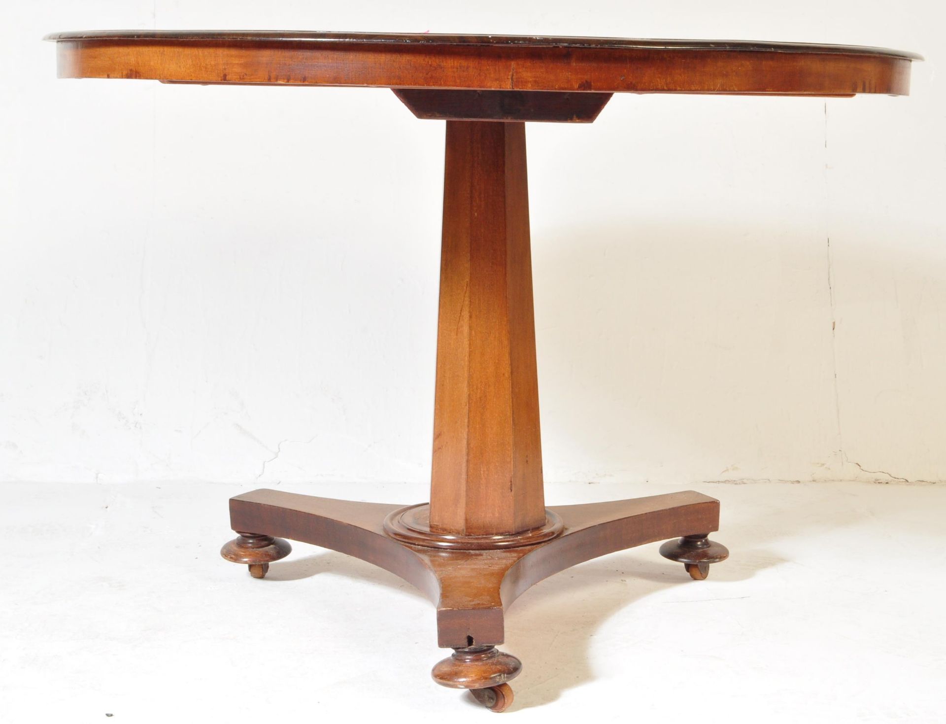 VICTORIAN 19TH CENTURY MAHOGANY TILT TOP TABLE