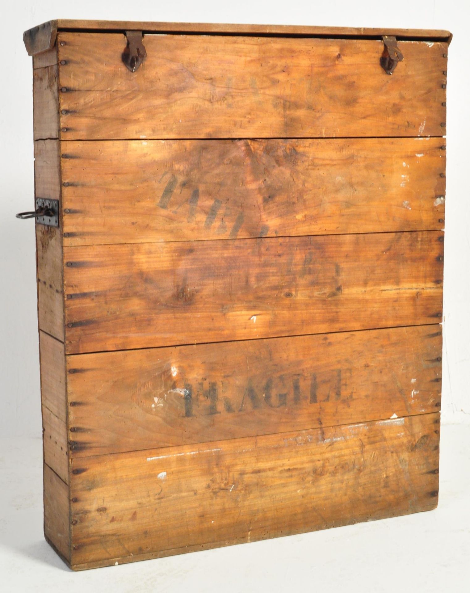 EARLY 20TH CENTURY FRENCH ART SHIPPING WOODEN CRATE