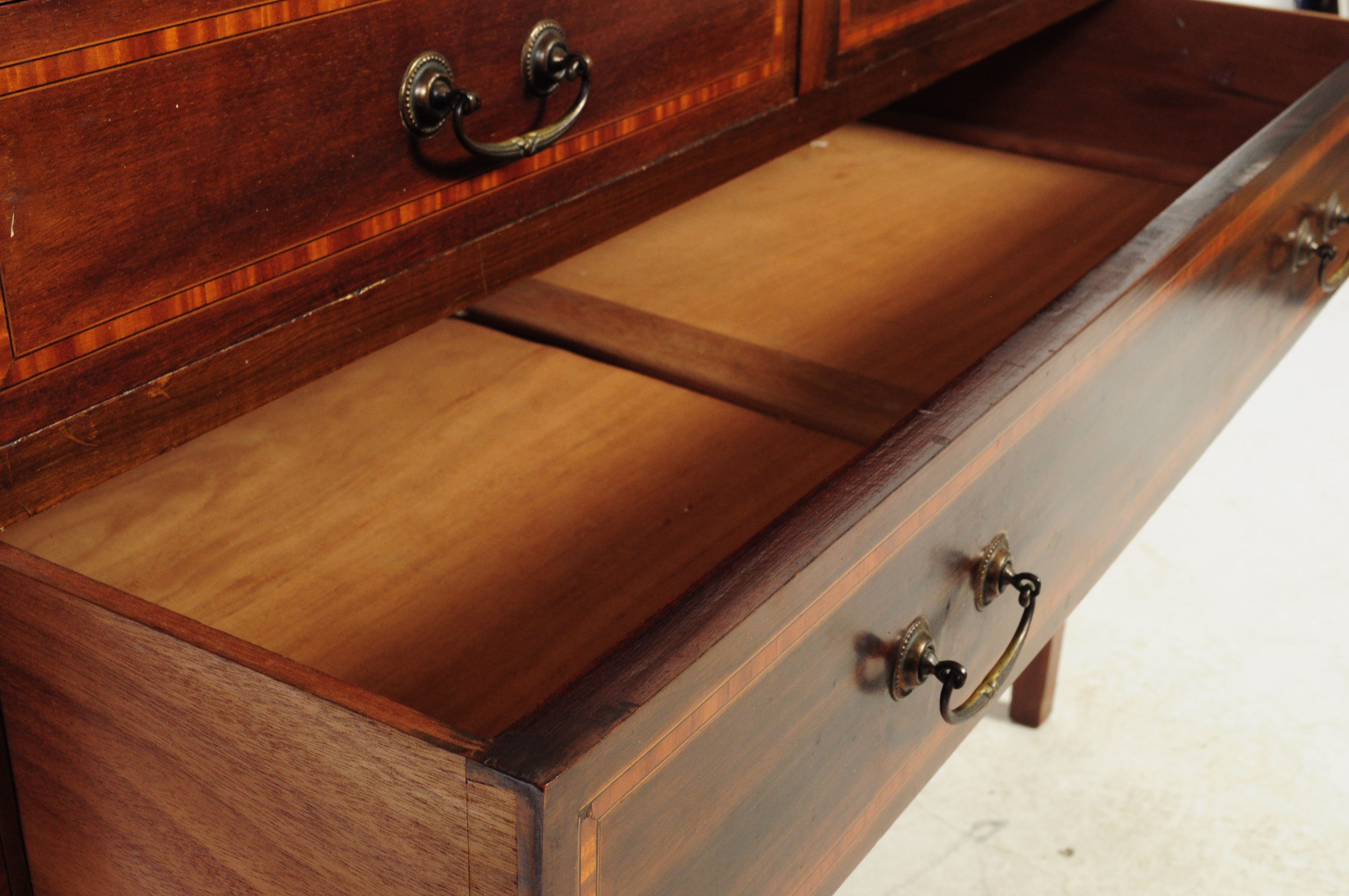 EDWARDIAN MAHOGANY & MARQUETRY DRESSING TABLE CHEST - Image 5 of 6