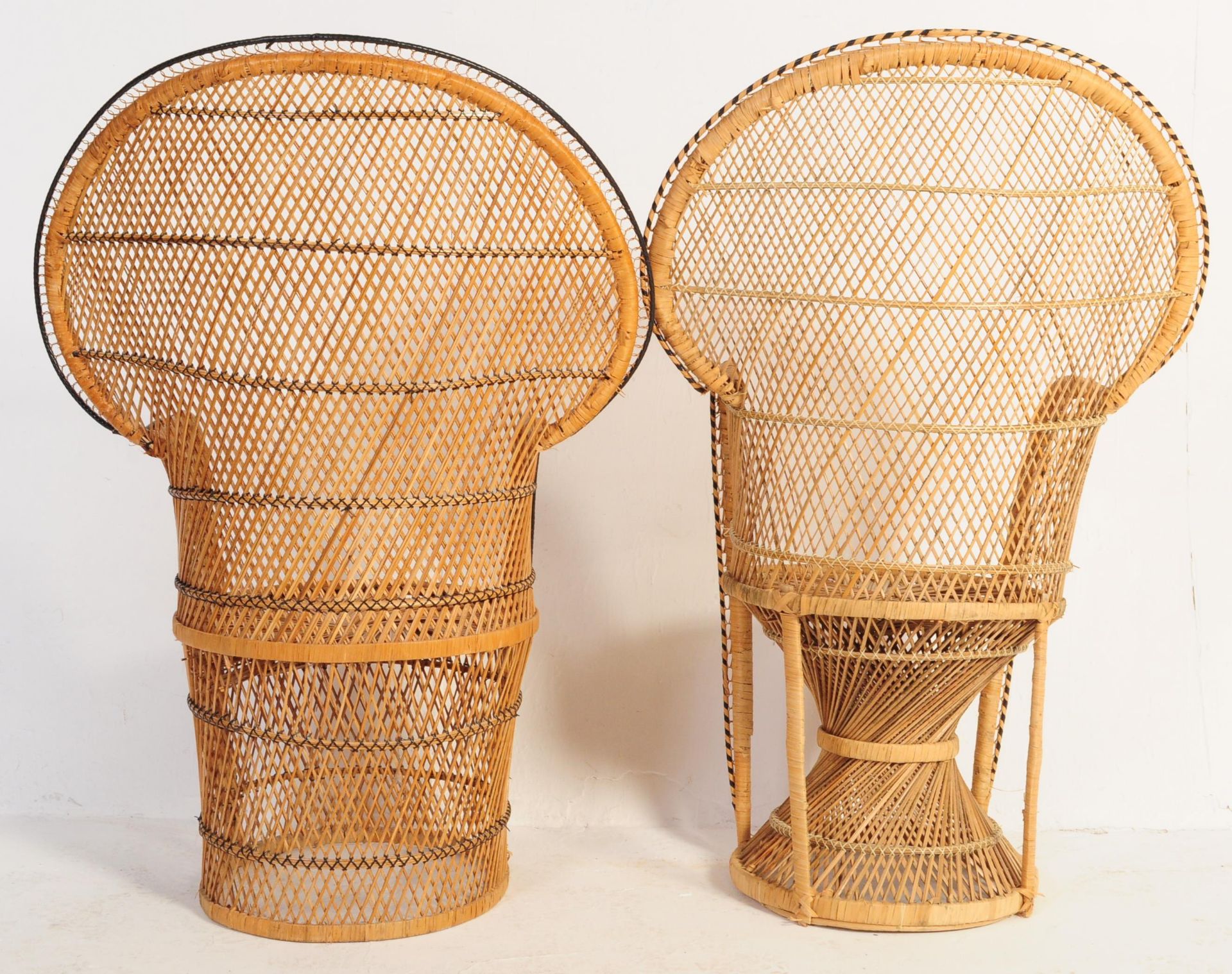 2 X 1950s WICKER RATTAN WEAVE CONSERVATORY PEACOCK CHAIRS - Bild 3 aus 4