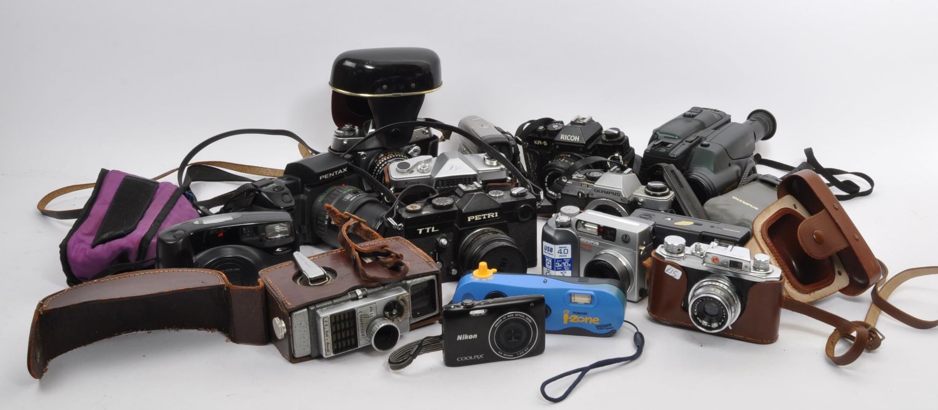 COLLECTION OF VINTAGE 20TH CENTURY CAMERAS