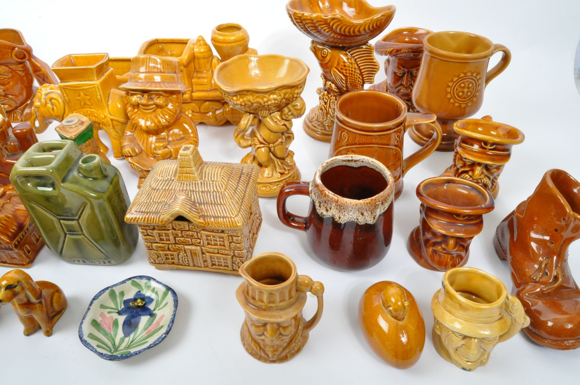 COLLECTION OF EARLY 20TH CENTURY & LATER TREACLE GLAZE POTTERY - Image 5 of 6