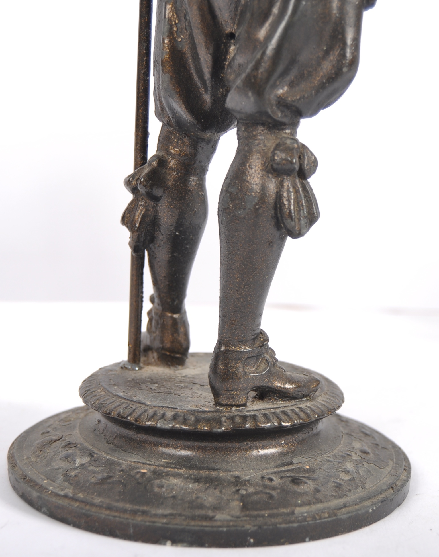 PAIR OF 19TH CENTURY FIGURAL PEWTER CANDLESTICKS - Image 4 of 5