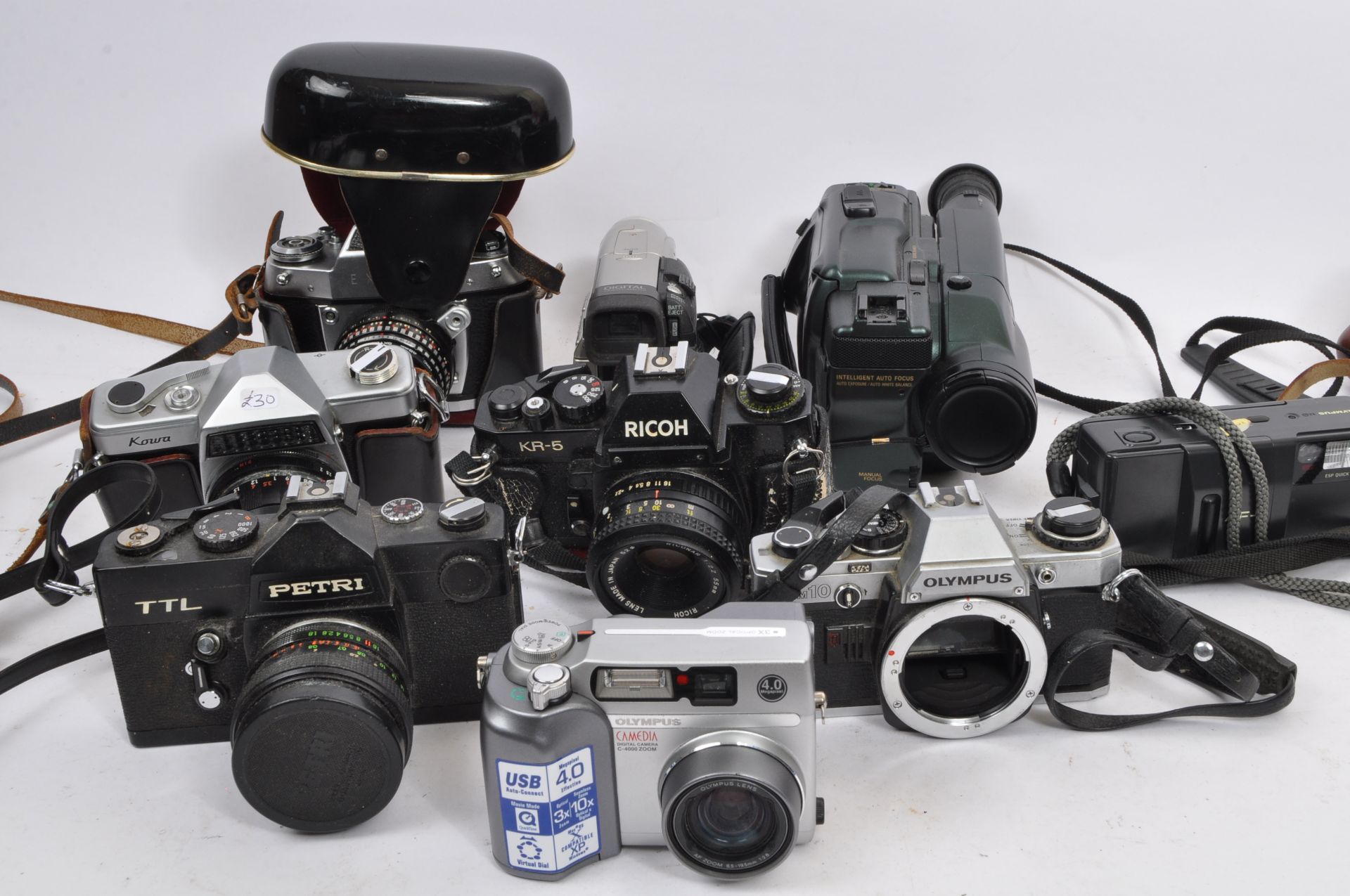 COLLECTION OF VINTAGE 20TH CENTURY CAMERAS - Bild 6 aus 6