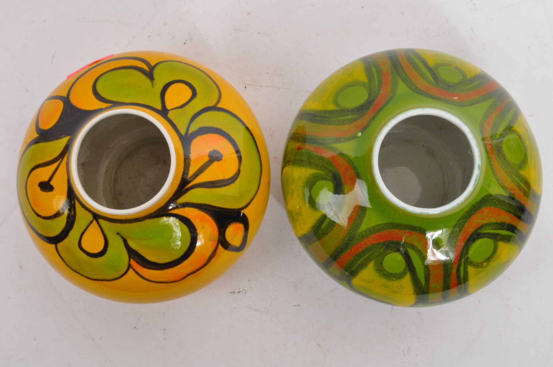 TWO VINTAGE POOLE POTTERY DELPHIS ONION CERAMIC VASES - Image 4 of 6