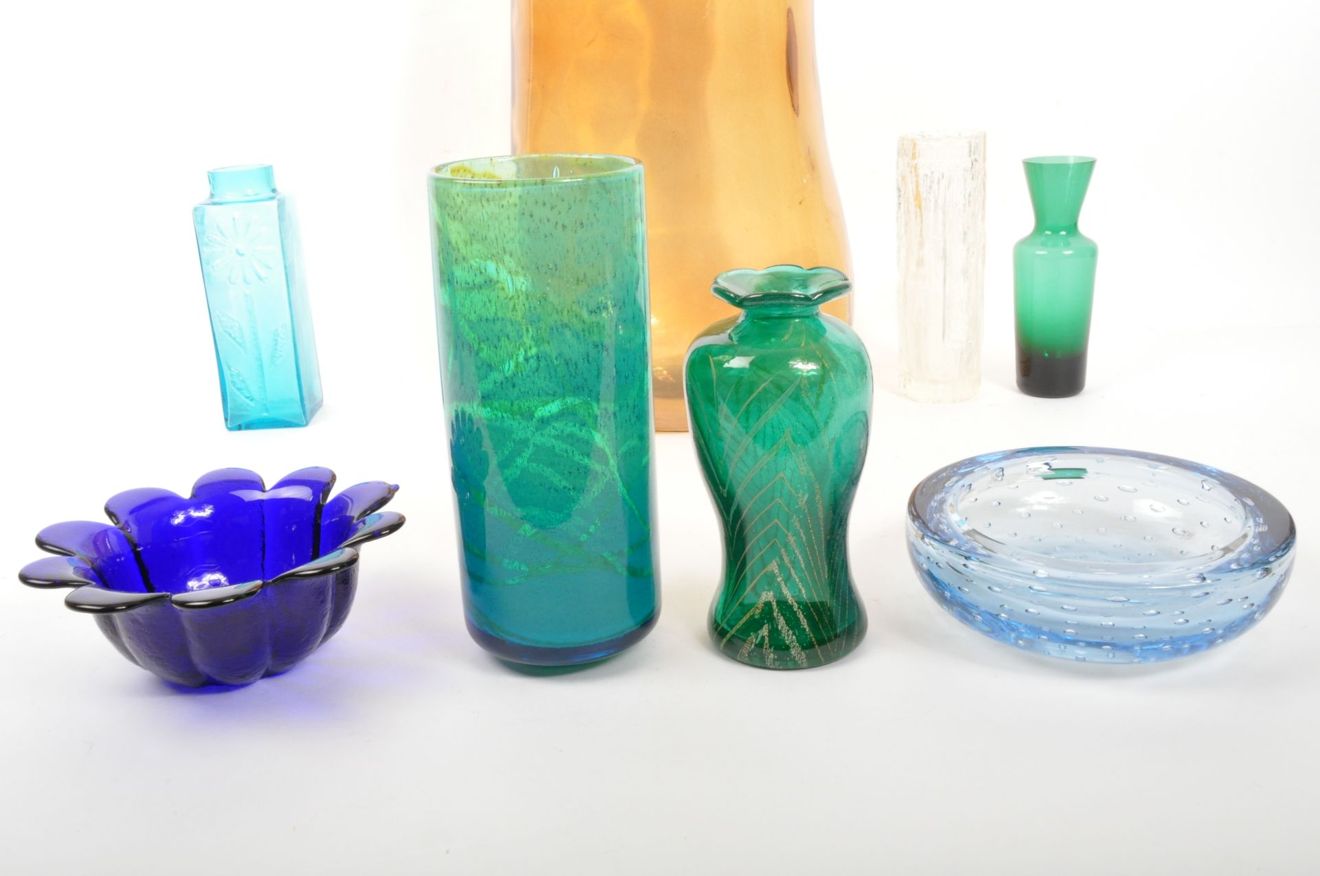 COLLECTION OF VINTAGE STUDIO ART GLASS ITEMS T/W MORE - Image 2 of 7