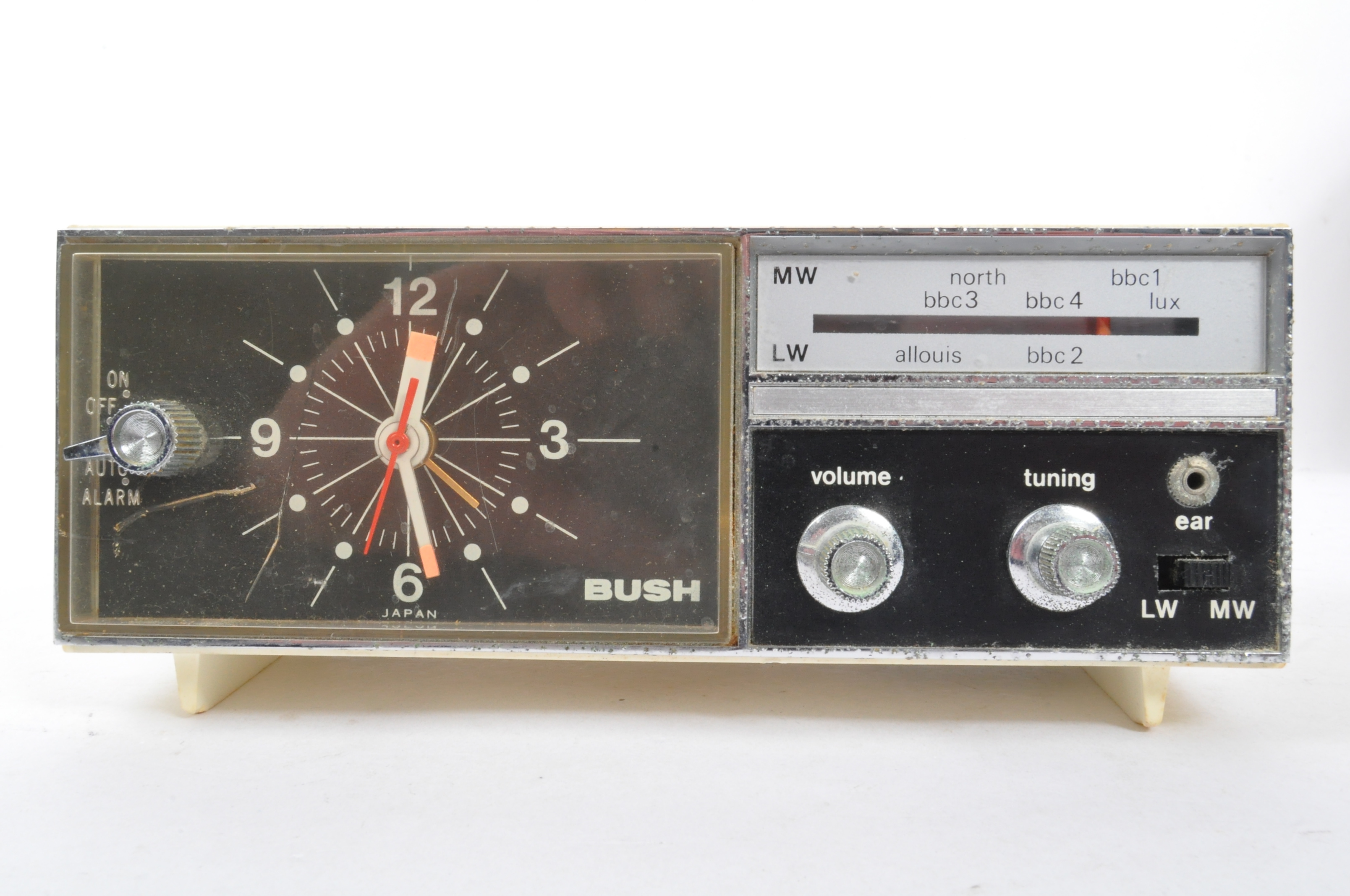 COLLECTION OF RETRO PORTABLE RADIOS & ALARM CLOCKS - Image 3 of 8