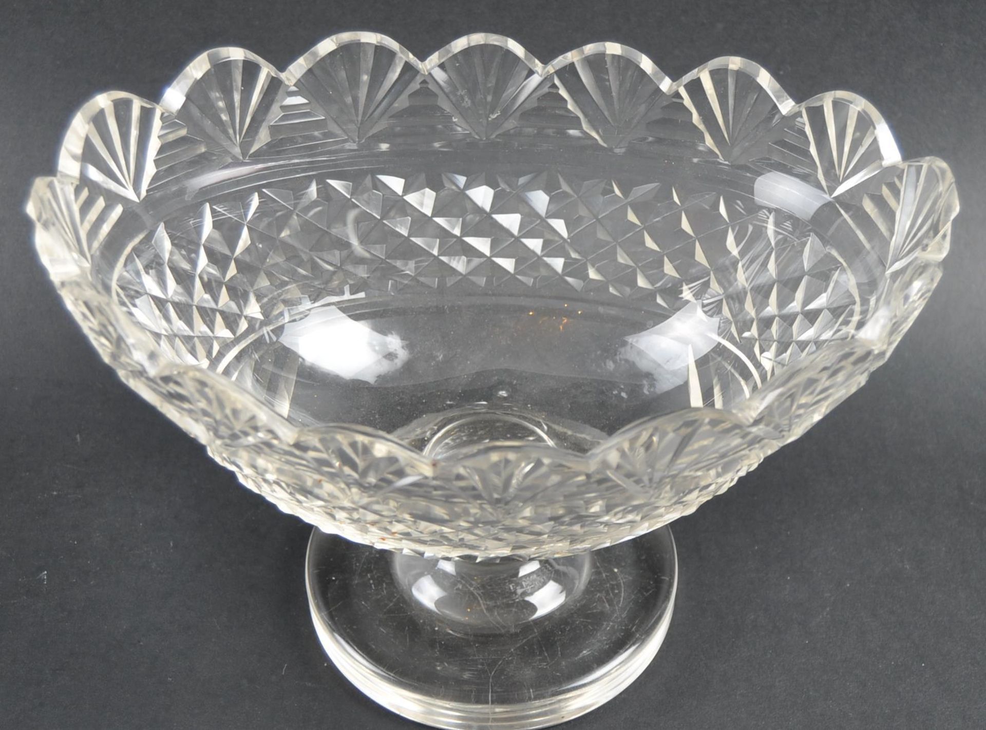 COLLECTION OF 19TH CENTURY CUT GLASSWARE - Bild 7 aus 8