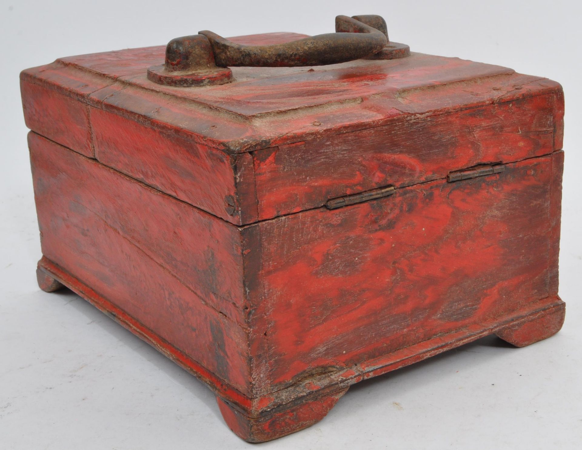 THREE 19TH CENTURY CHINESE LACQUERED JEWELLERY BOXES - Image 9 of 11